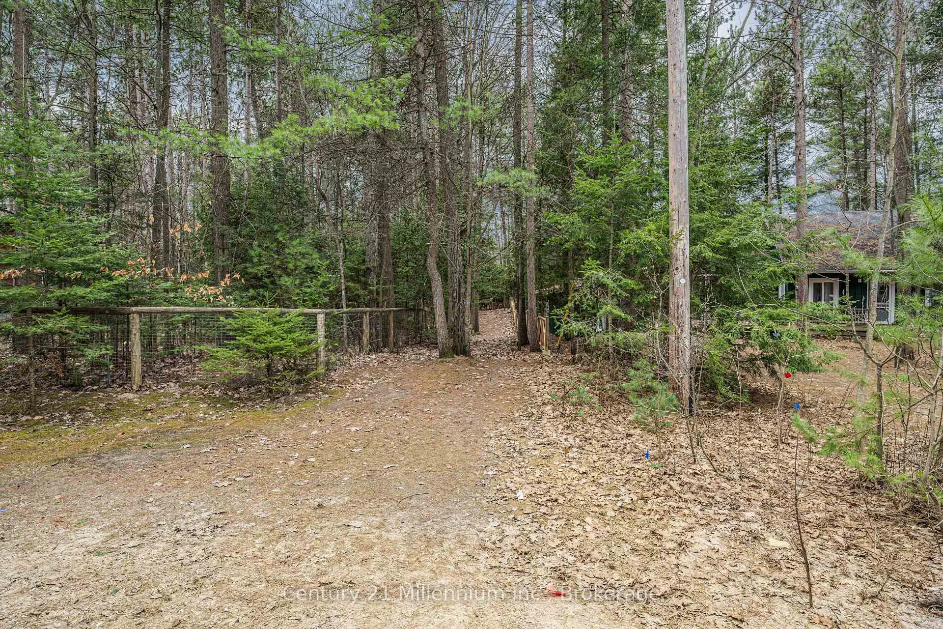Photo 20 of 41 Fernanne Drive, Tiny, Rural Tiny — HOMEH