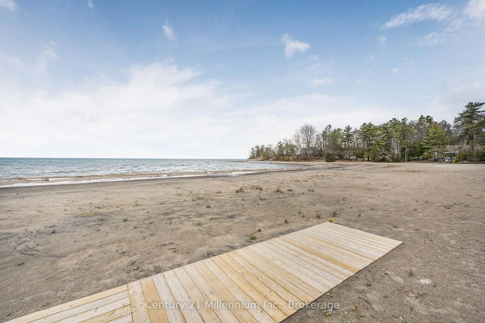 Photo 24 of 41 Fernanne Drive, Tiny, Rural Tiny — HOMEH