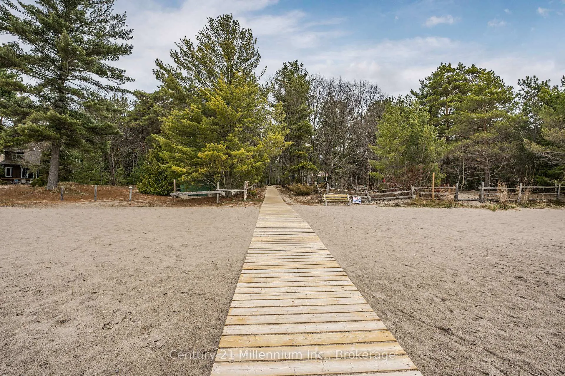 Photo 25 of 41 Fernanne Drive, Tiny, Rural Tiny — HOMEH