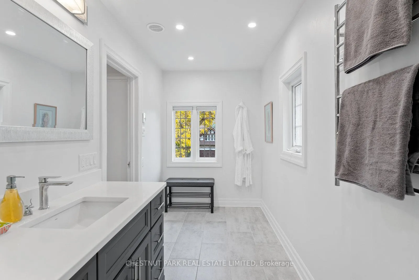 Photo 17 of 19 Hillhurst Boulevard, Toronto, Lawrence Park South — HOMEH