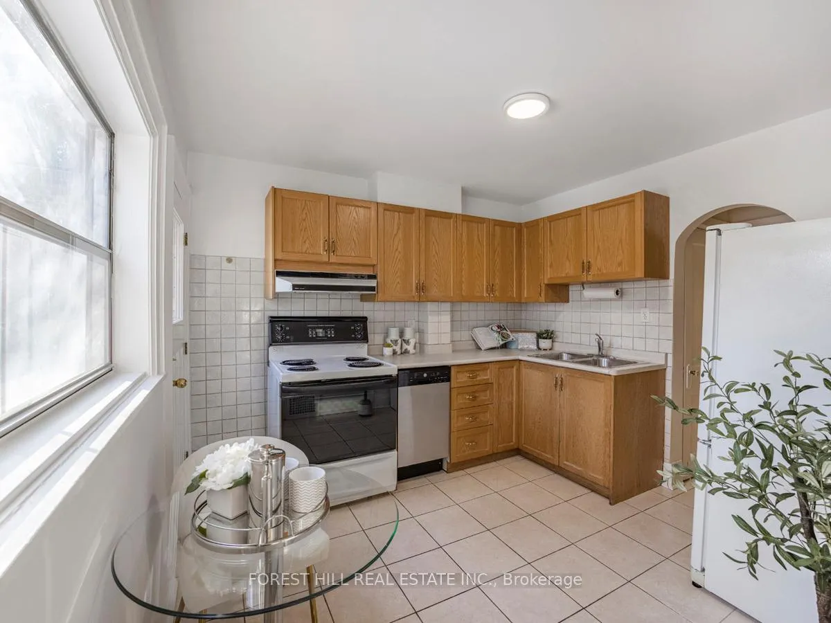 Photo 16 of 355 Belsize Drive, Toronto, Mount Pleasant East — HOMEH