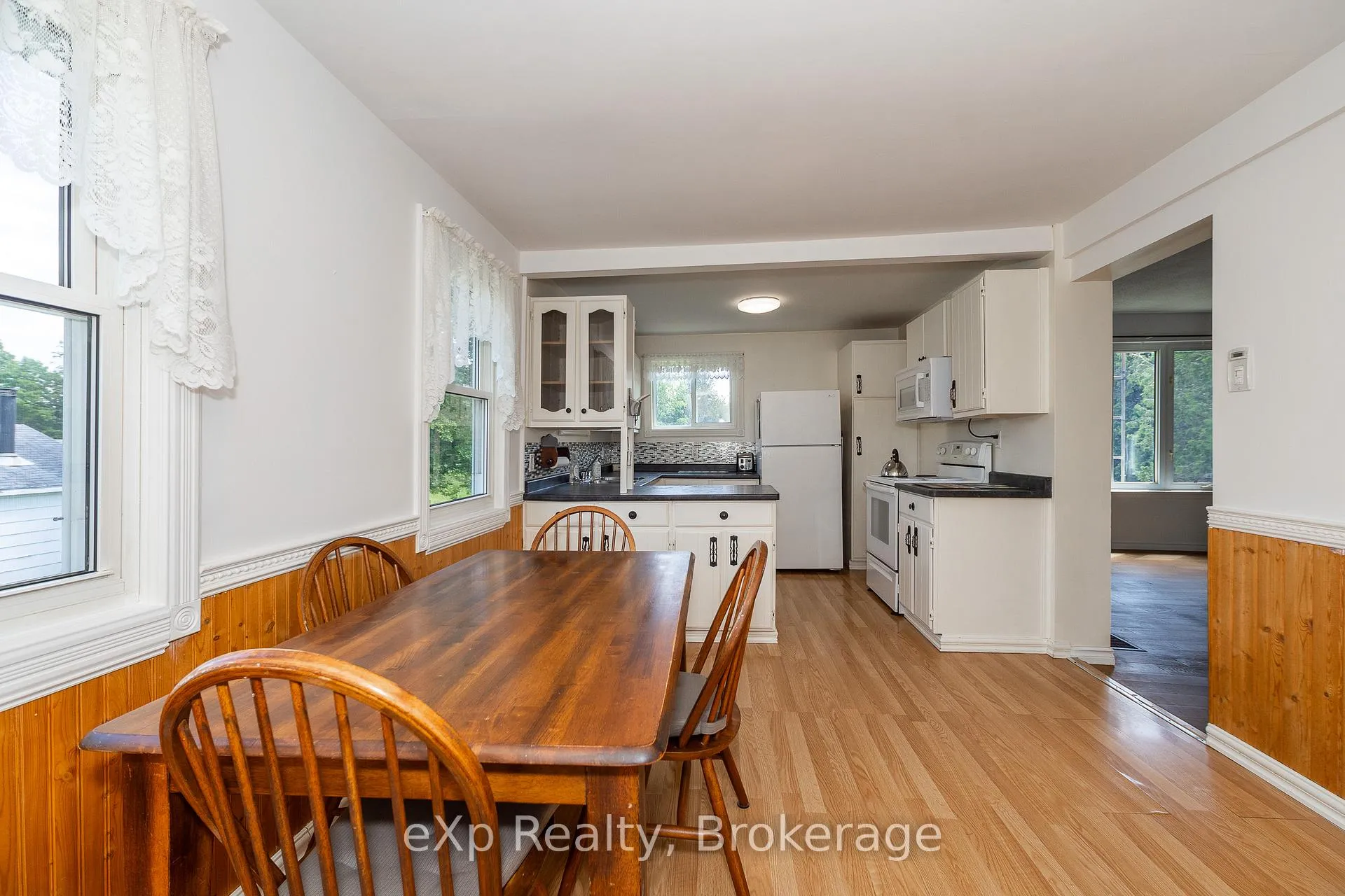 Photo 9 of 317517 6 & 10 Highway, Meaford — HOMEH
