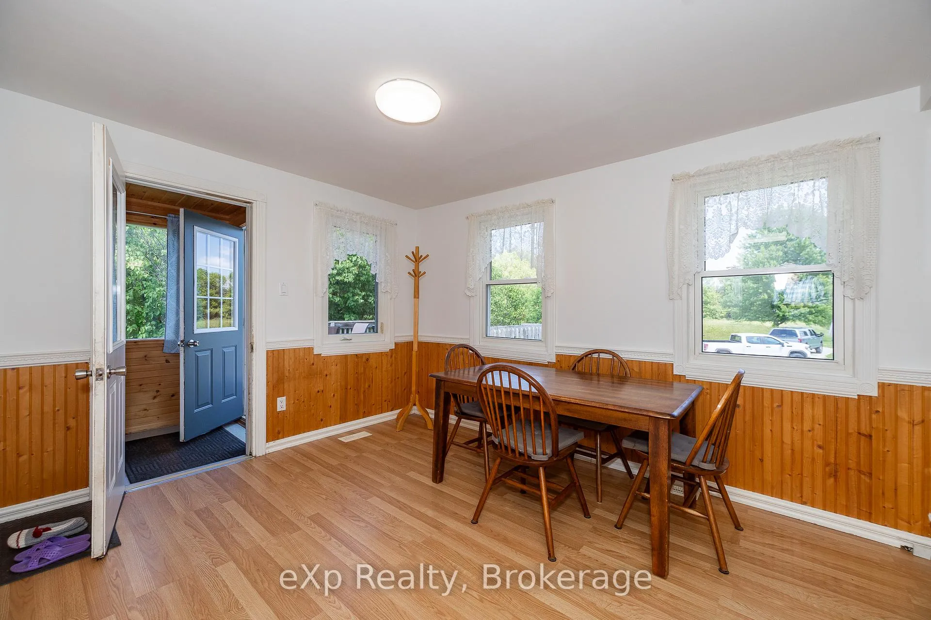 Photo 10 of 317517 6 & 10 Highway, Meaford — HOMEH