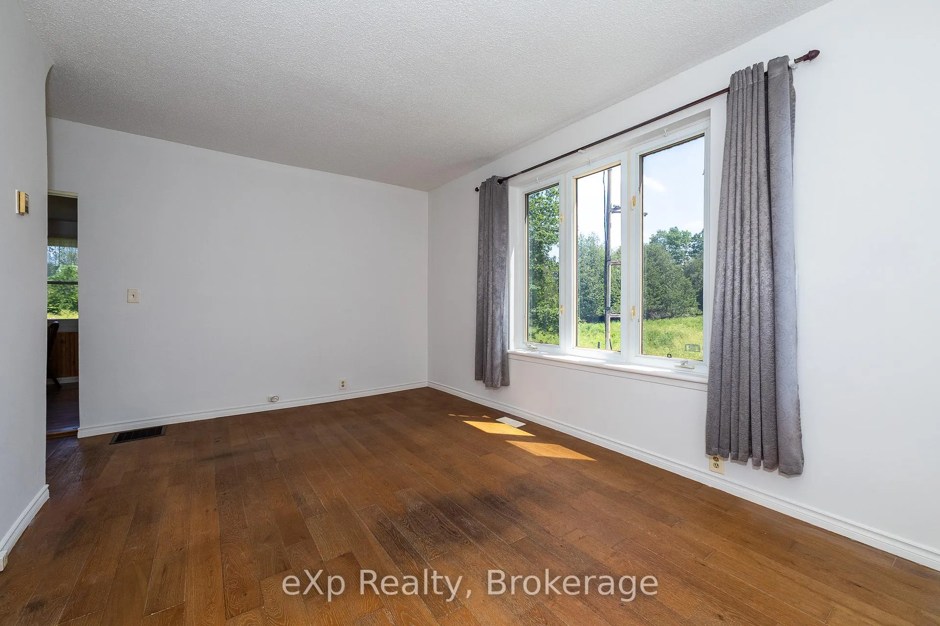 Photo 16 of 317517 6 & 10 Highway, Meaford — HOMEH