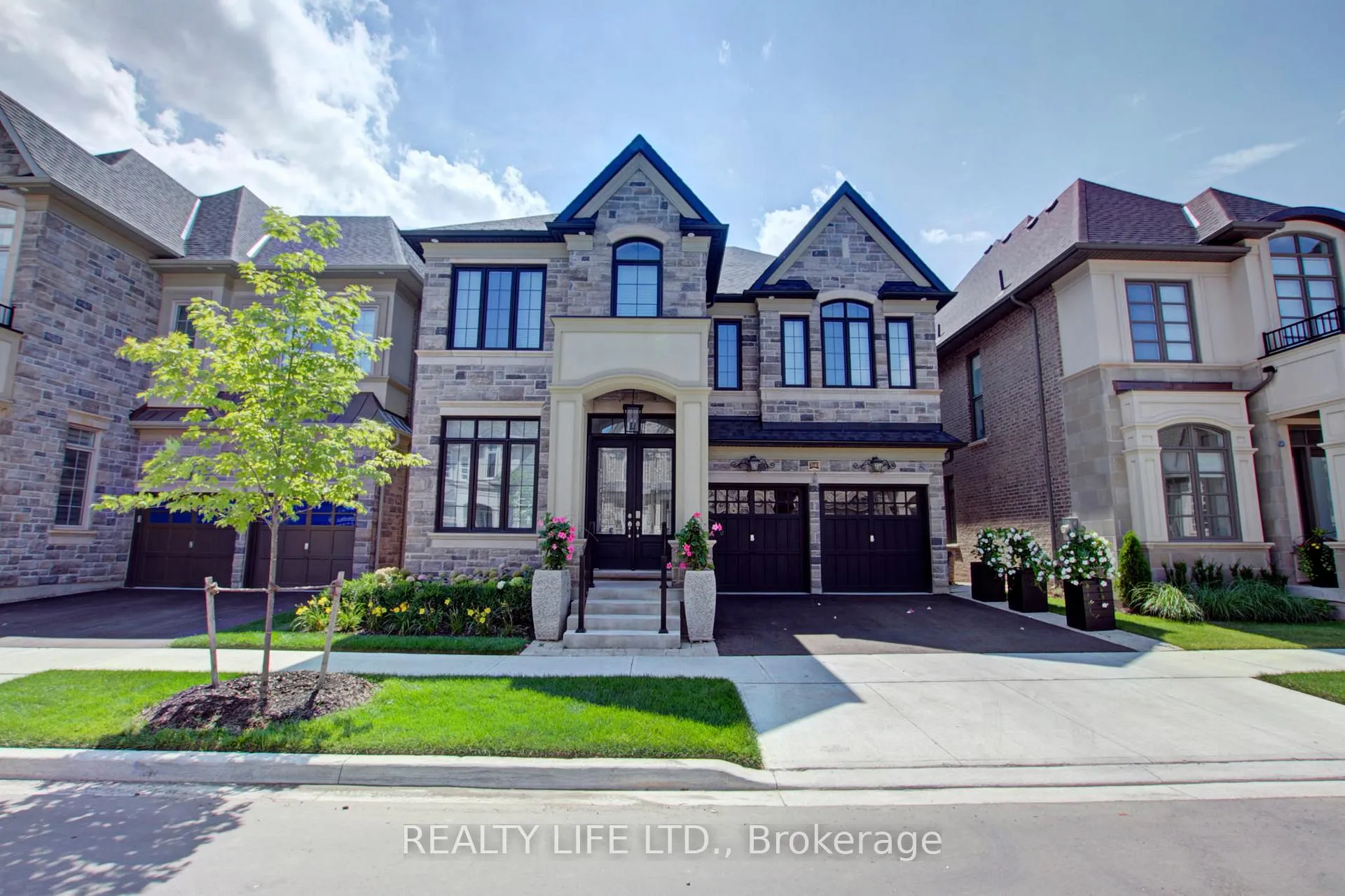 Photo 1 of 3140 Daniel Way, Oakville, Glenorchy — HOMEH