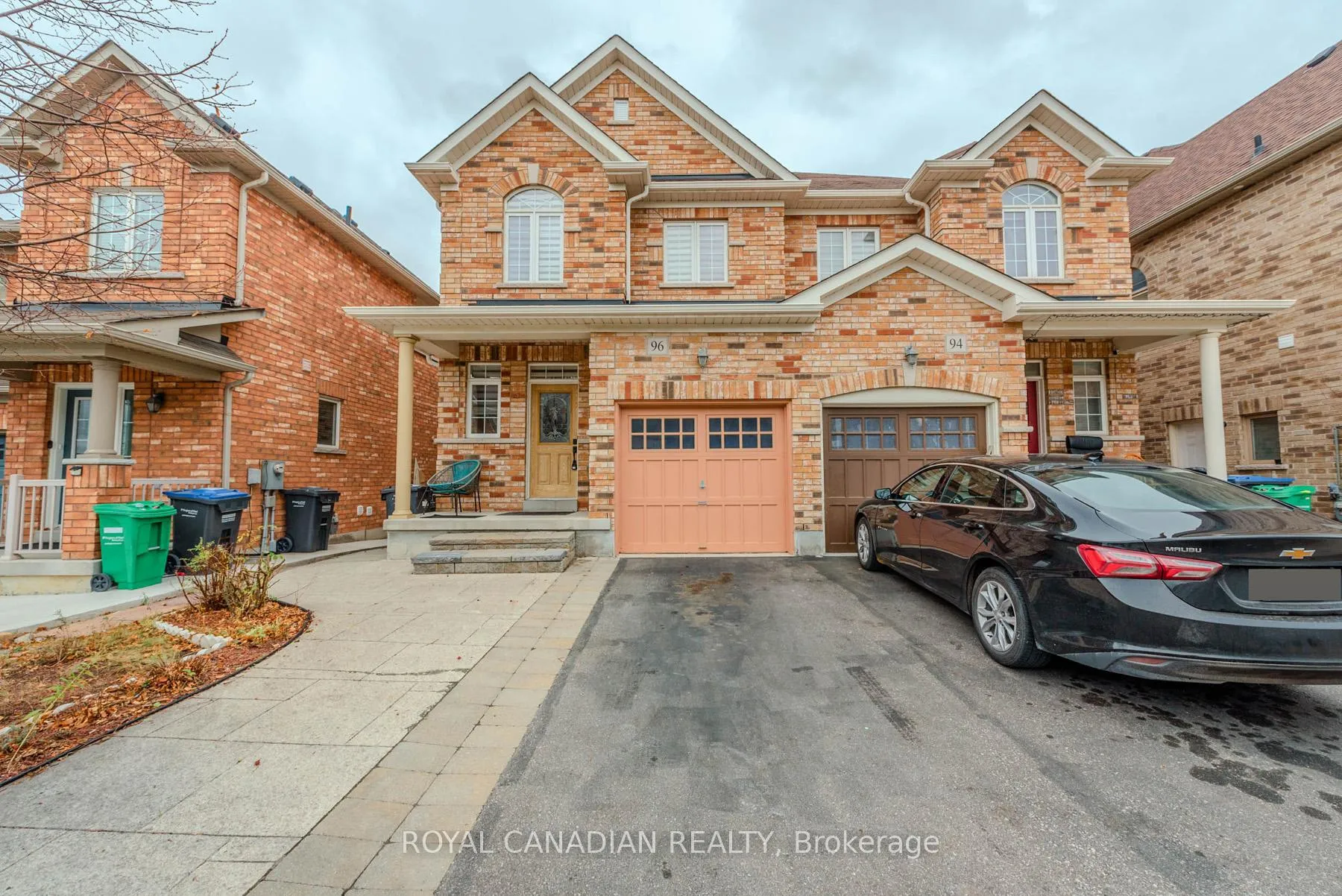 Photo 2 of 96 Clearfield Drive, Brampton, Bram East — HOMEH