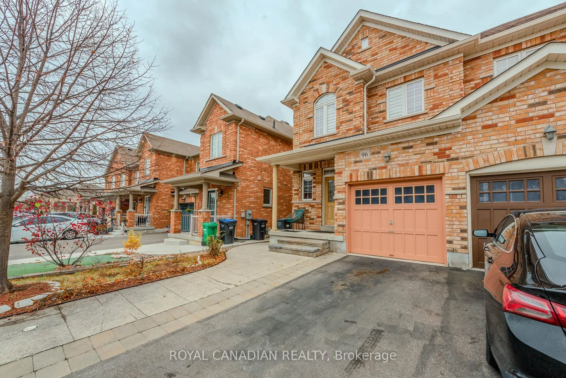 Photo 3 of 96 Clearfield Drive, Brampton, Bram East — HOMEH