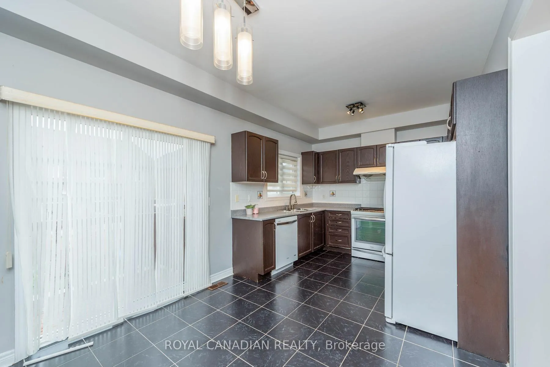 Photo 17 of 96 Clearfield Drive, Brampton, Bram East — HOMEH