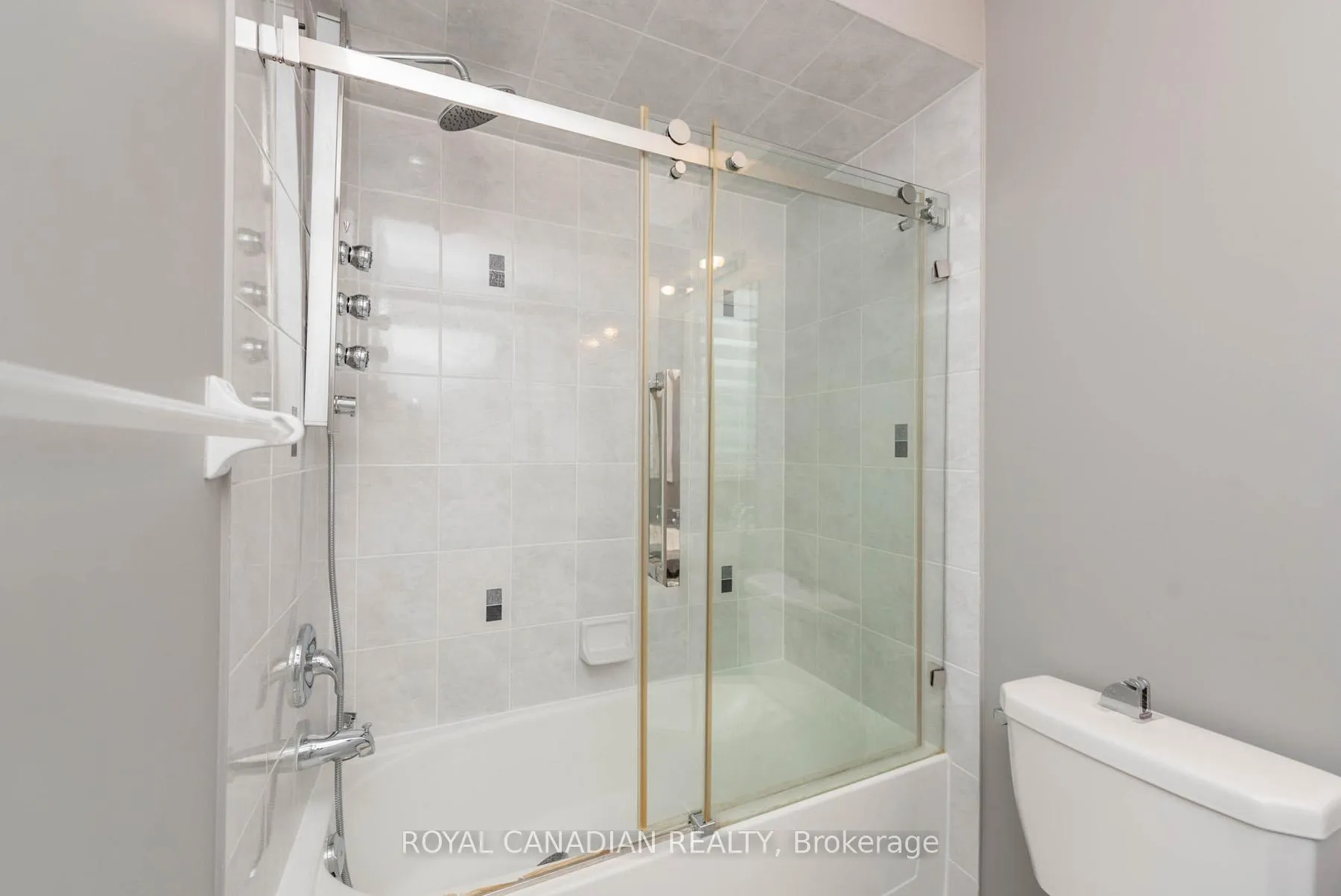 Photo 38 of 96 Clearfield Drive, Brampton, Bram East — HOMEH