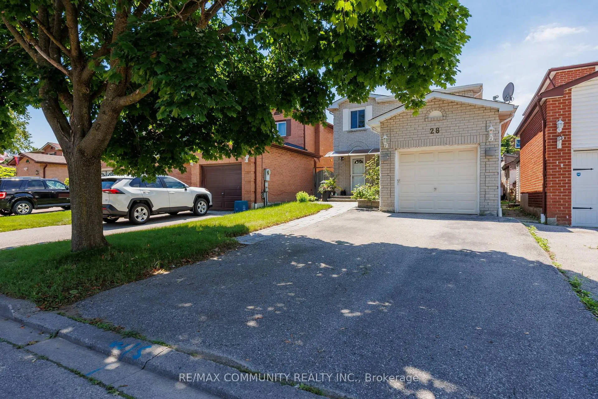 Photo 4 of 28 Trawley Crescent, Ajax, Central East — HOMEH