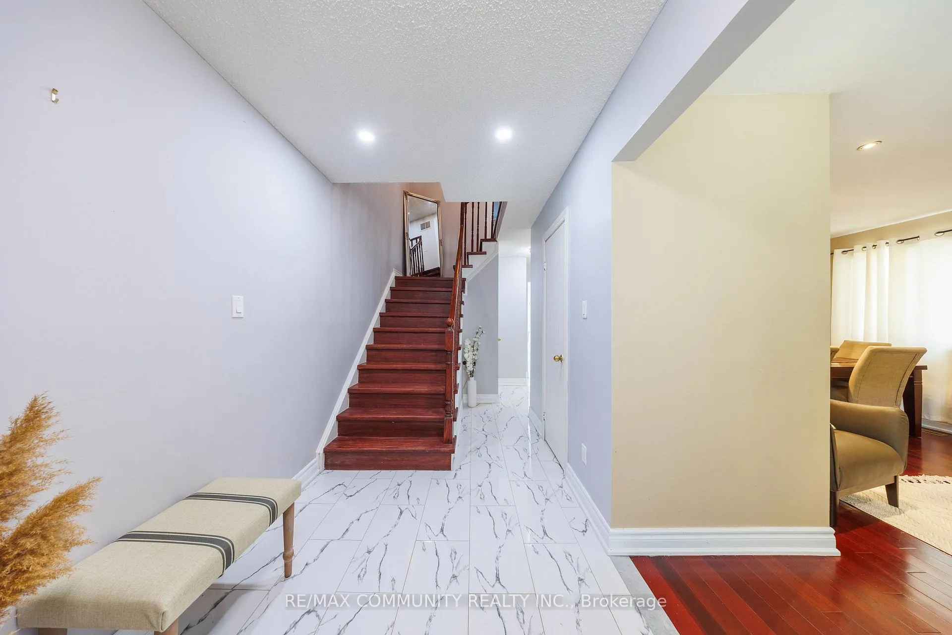 Photo 7 of 28 Trawley Crescent, Ajax, Central East — HOMEH
