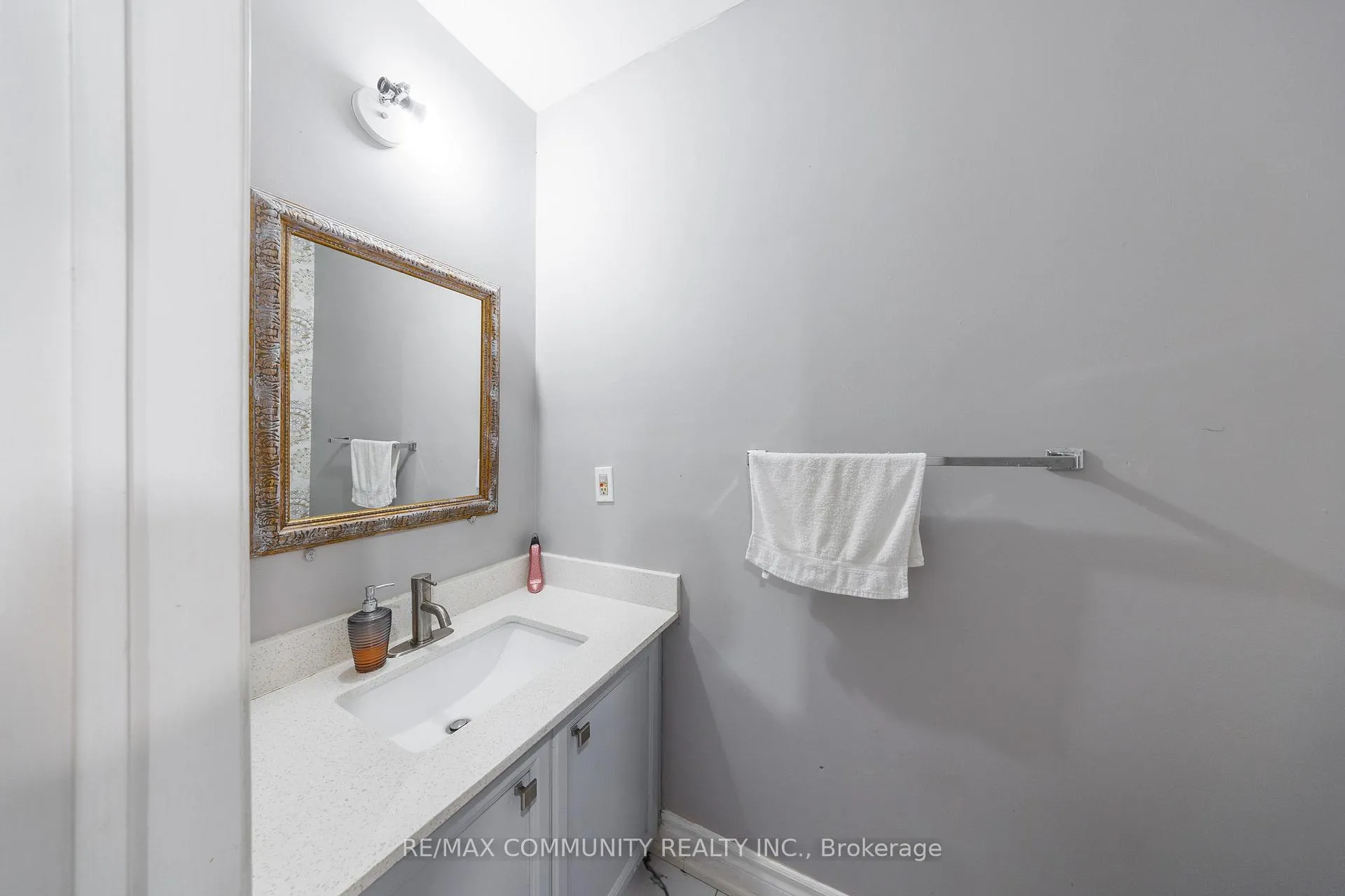 Photo 14 of 28 Trawley Crescent, Ajax, Central East — HOMEH