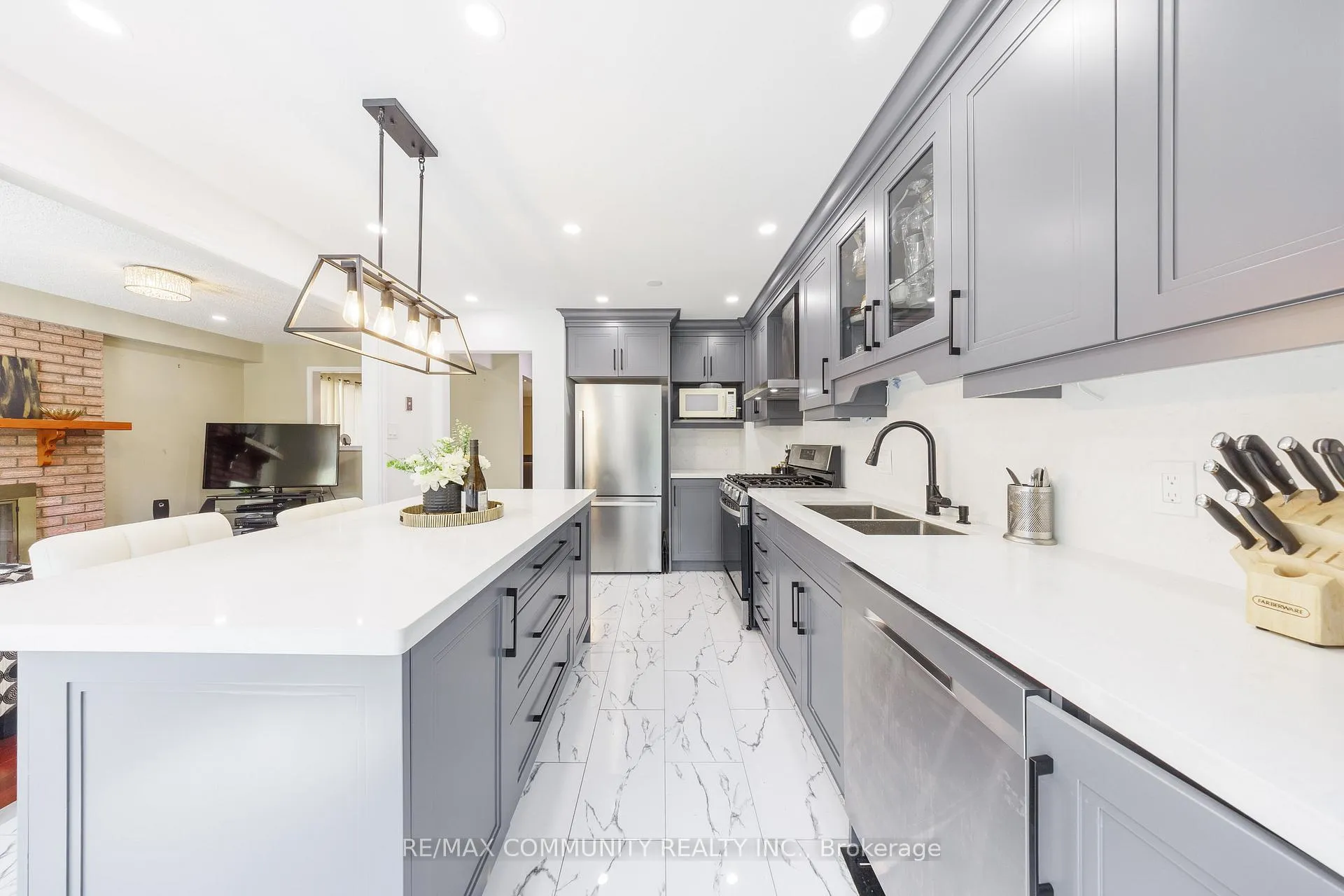 Photo 19 of 28 Trawley Crescent, Ajax, Central East — HOMEH