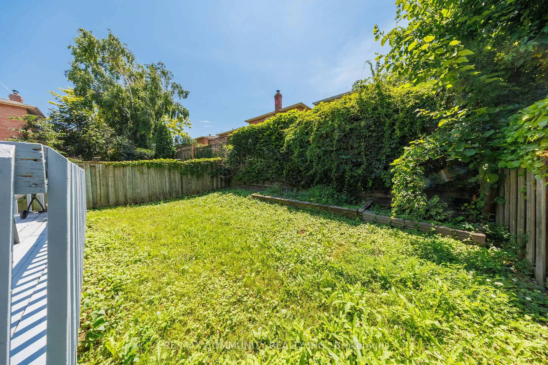 Photo 24 of 28 Trawley Crescent, Ajax, Central East — HOMEH