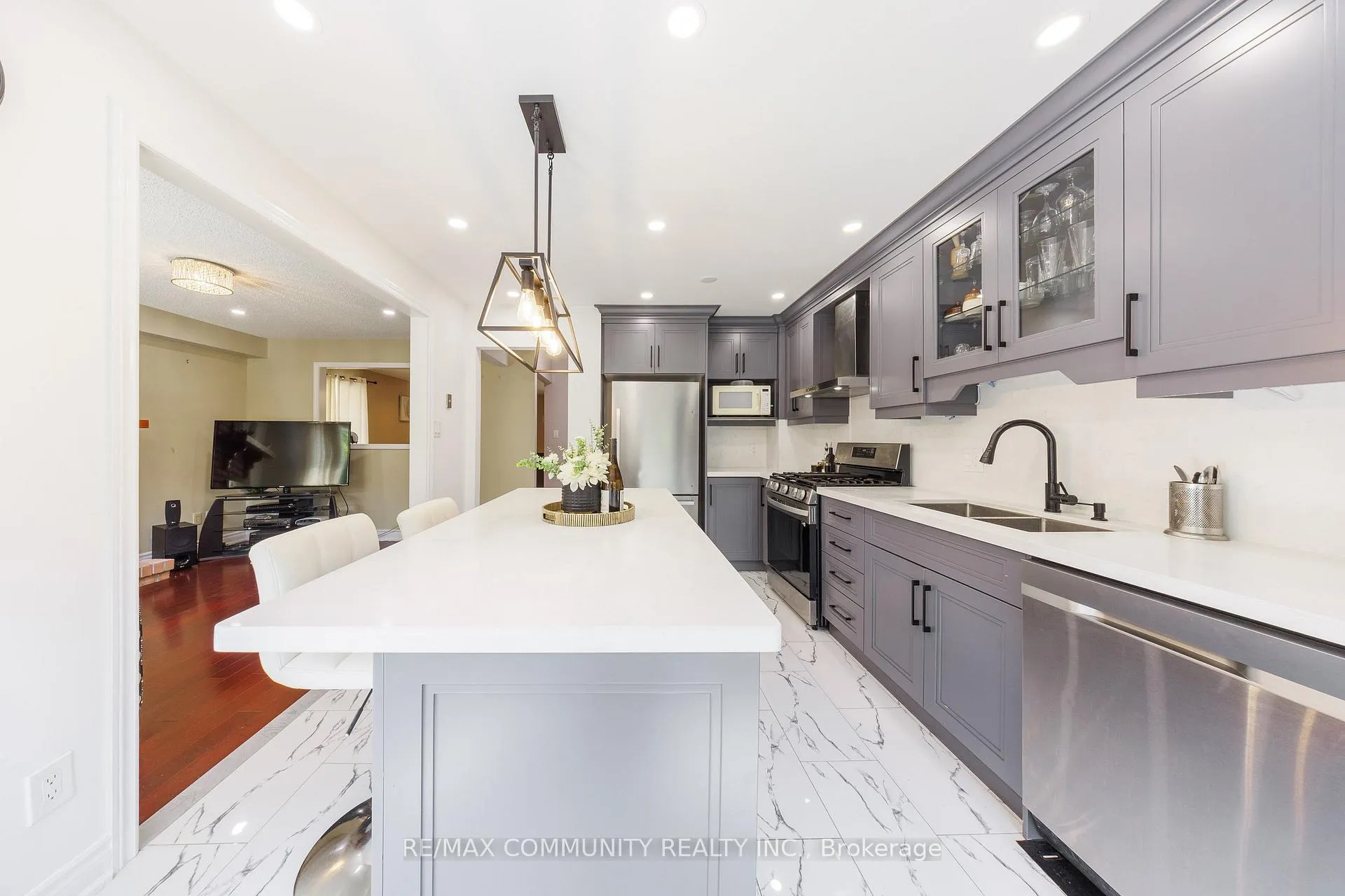Photo 25 of 28 Trawley Crescent, Ajax, Central East — HOMEH