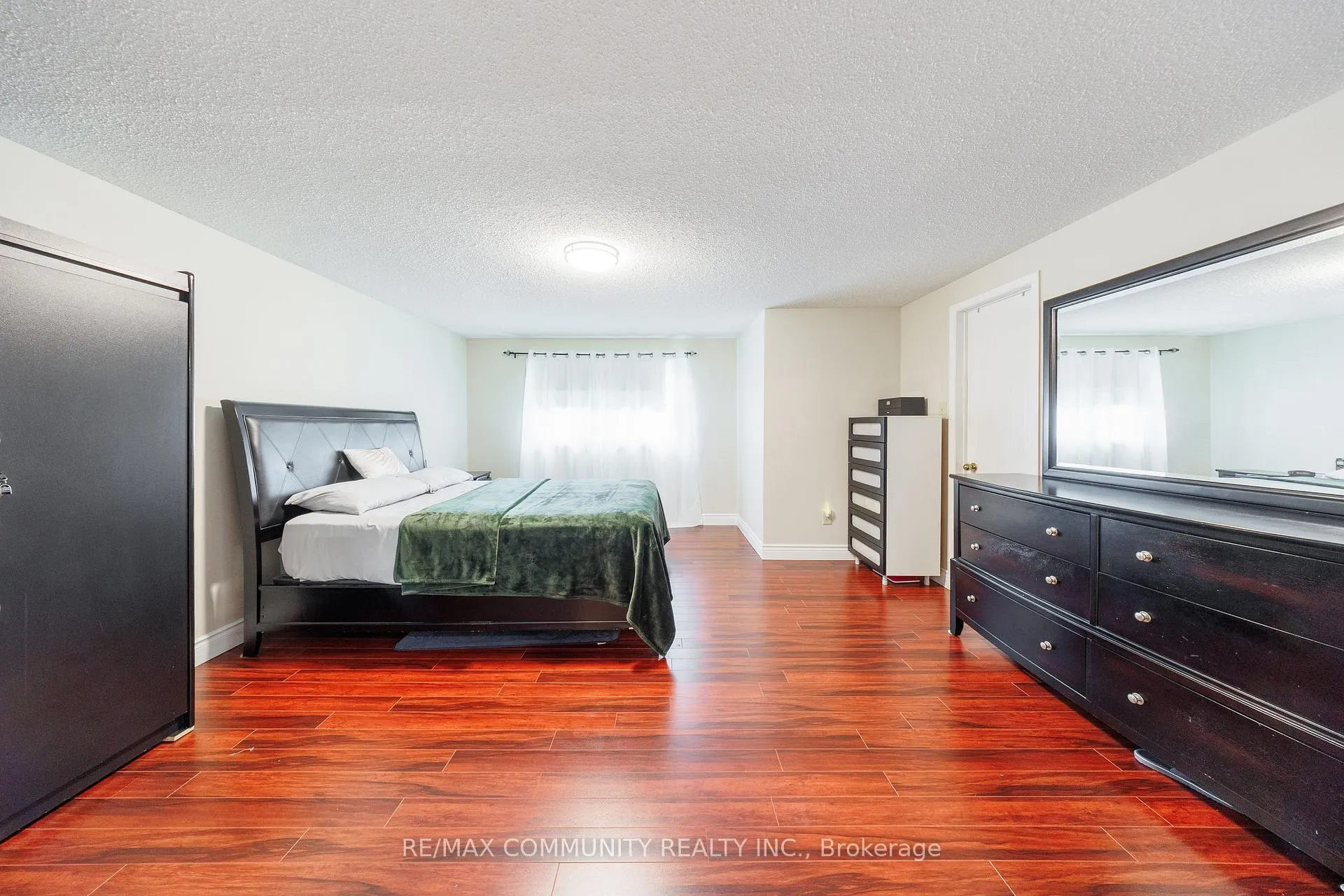 Photo 27 of 28 Trawley Crescent, Ajax, Central East — HOMEH