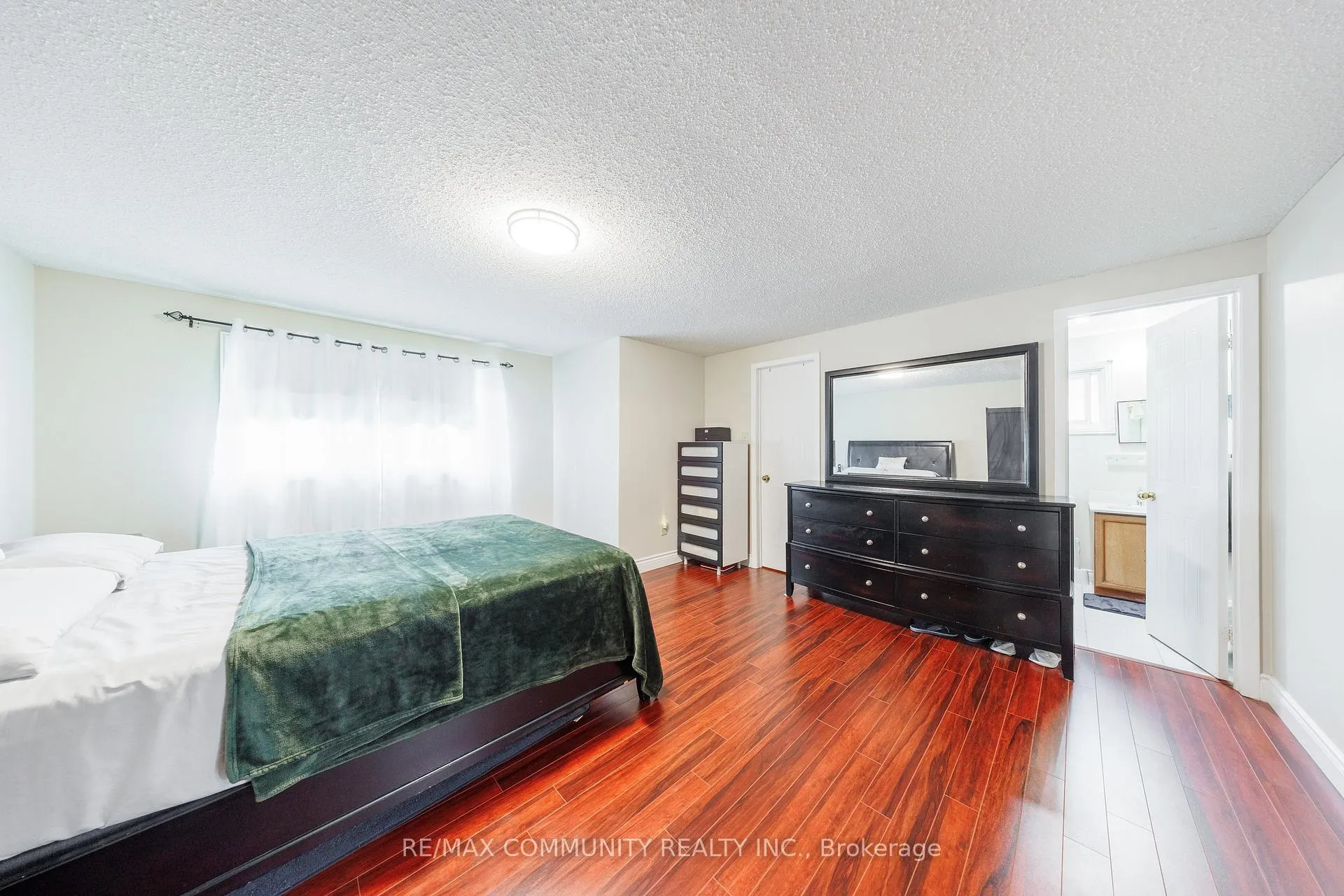 Photo 28 of 28 Trawley Crescent, Ajax, Central East — HOMEH