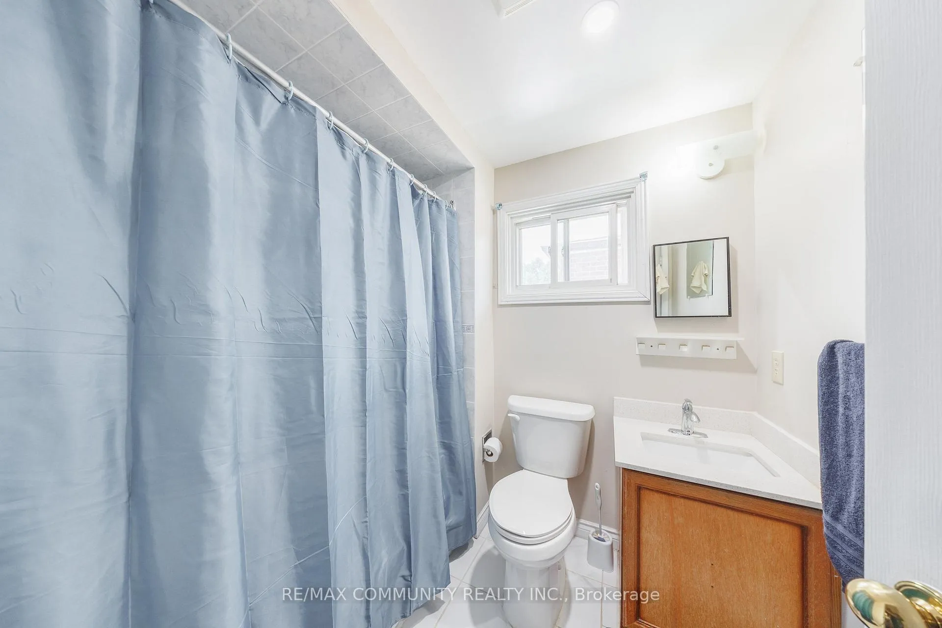 Photo 29 of 28 Trawley Crescent, Ajax, Central East — HOMEH
