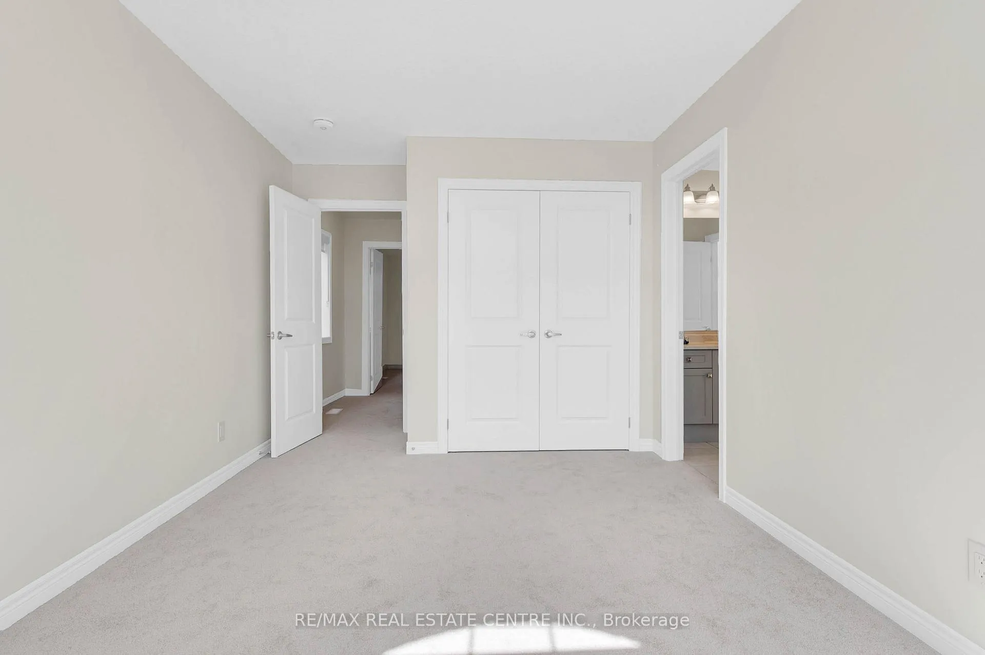 Photo 29 of 63 Georgina Street, Kitchener — HOMEH