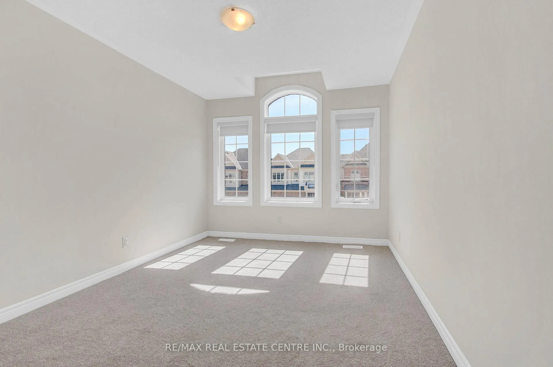 Photo 33 of 63 Georgina Street, Kitchener — HOMEH