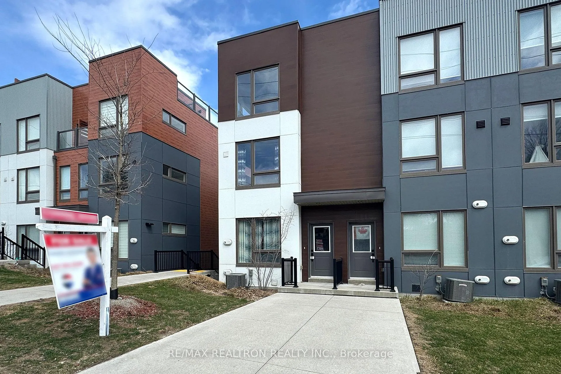 Photo 1 of 1650 Pleasure Valley Path, Oshawa, Samac — HOMEH