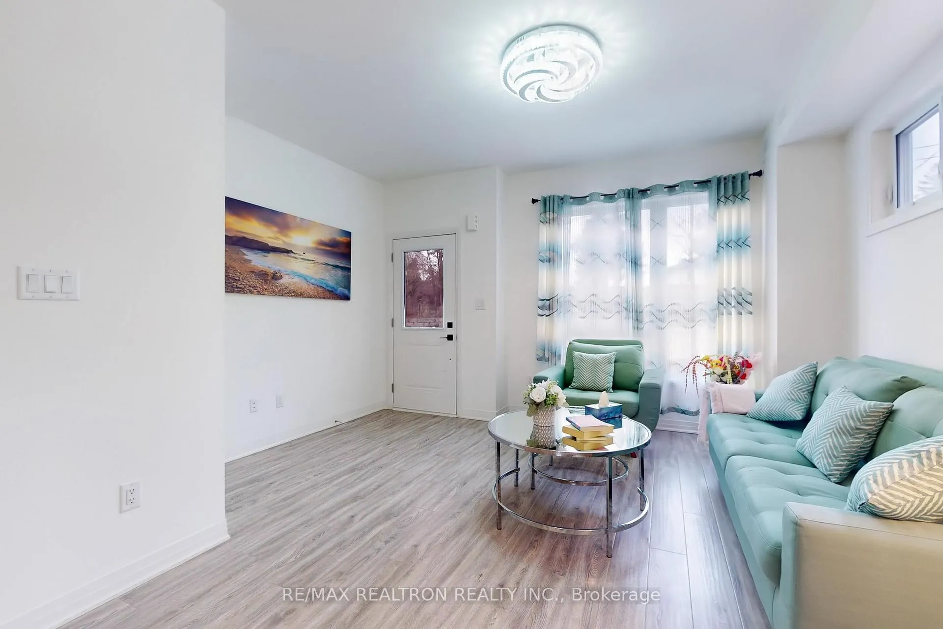 Photo 3 of 1650 Pleasure Valley Path, Oshawa, Samac — HOMEH