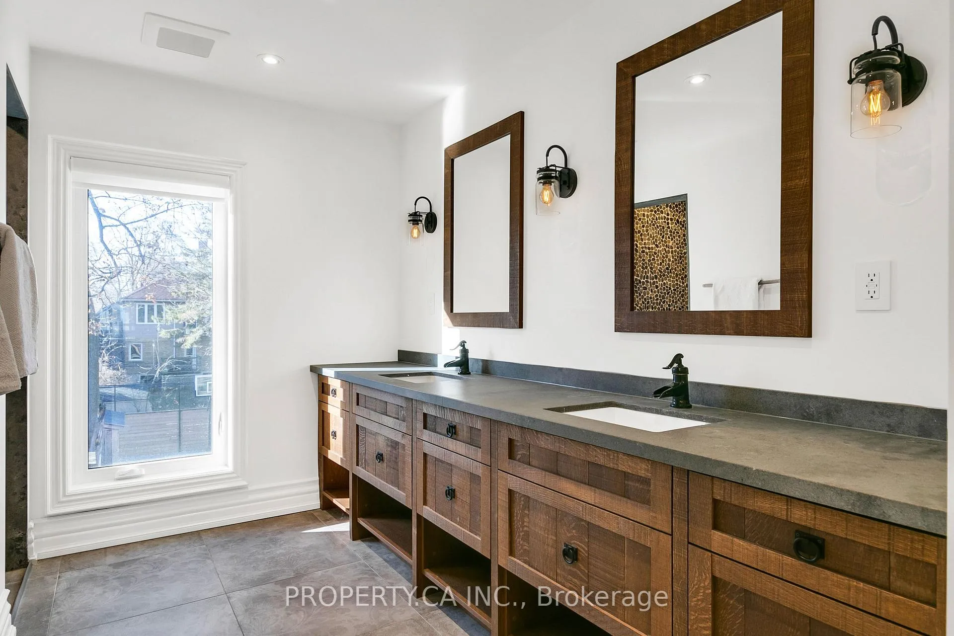 Photo 17 of 48 Park Hill Road, Toronto, Forest Hill North — HOMEH