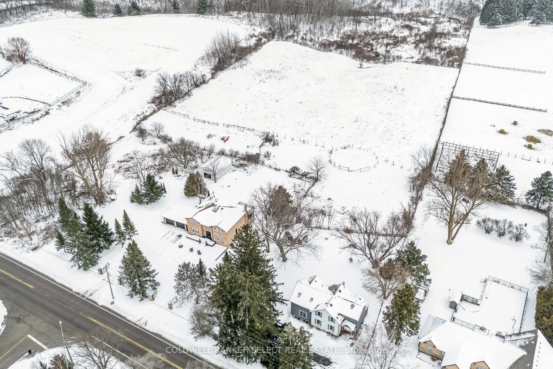 Photo 4 of 14880 Jane Street, King, Rural King — HOMEH