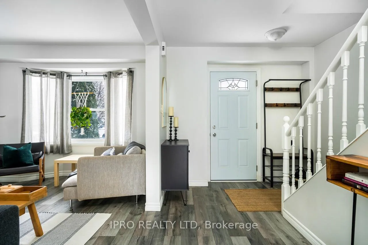 Photo 2 of 19 Reid Crescent, Collingwood — HOMEH