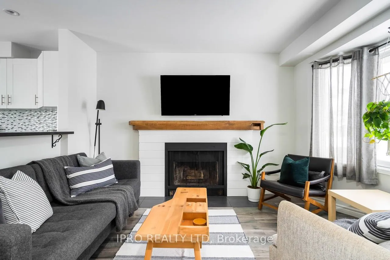 Photo 4 of 19 Reid Crescent, Collingwood — HOMEH