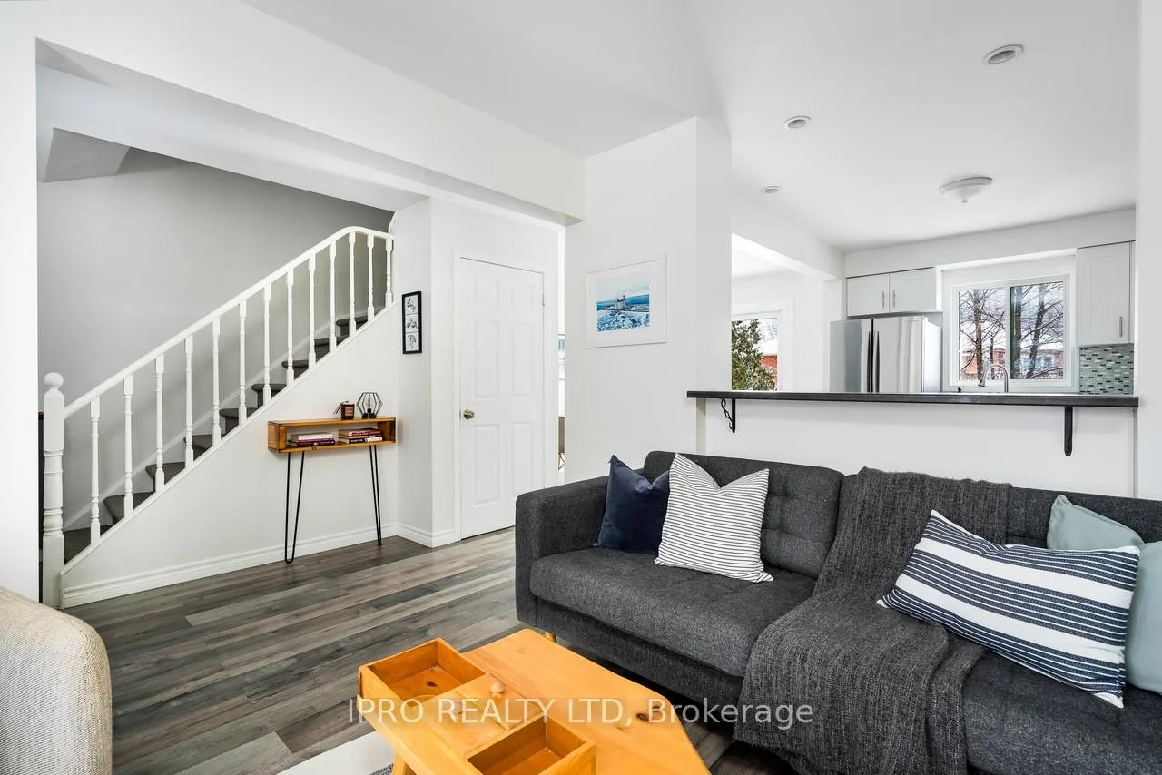 Photo 6 of 19 Reid Crescent, Collingwood — HOMEH