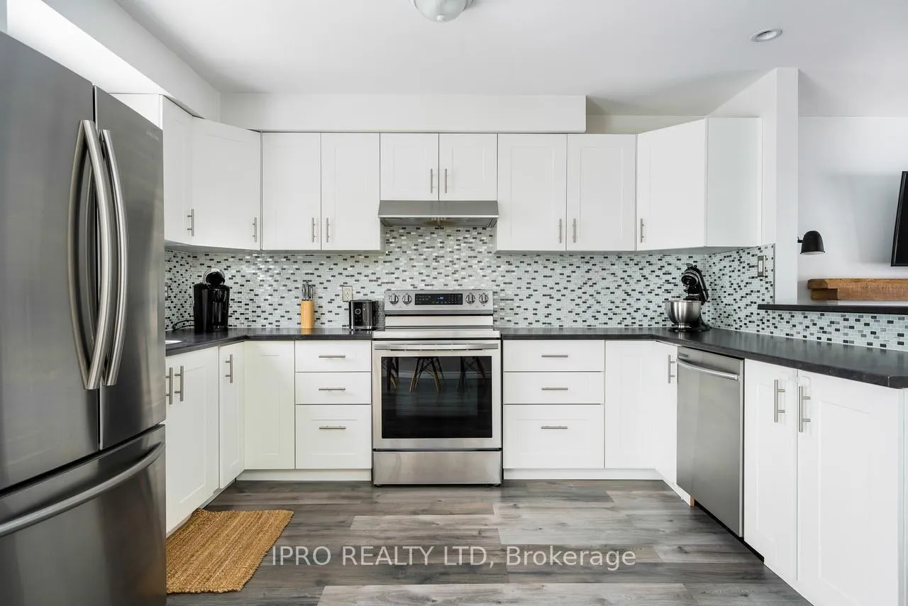 Photo 9 of 19 Reid Crescent, Collingwood — HOMEH