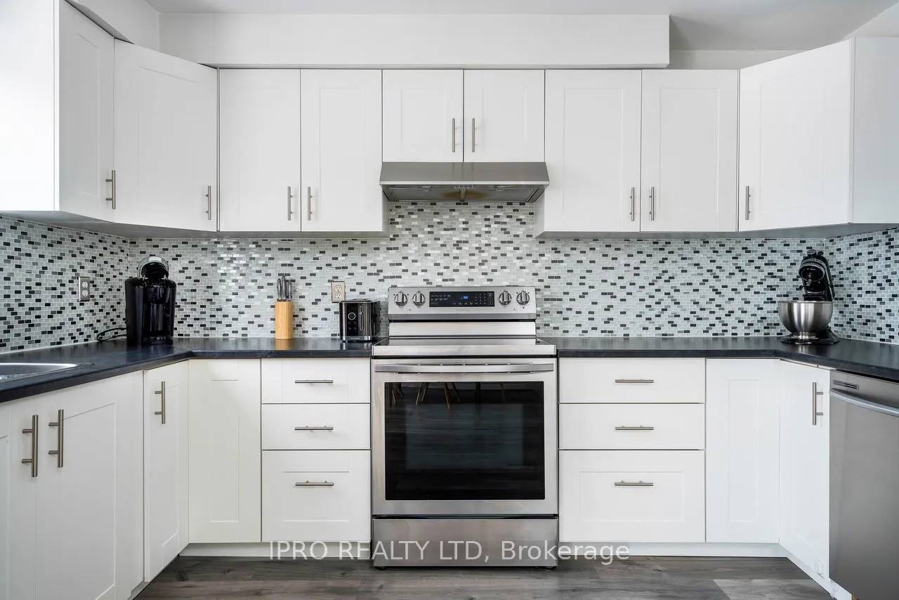 Photo 10 of 19 Reid Crescent, Collingwood — HOMEH