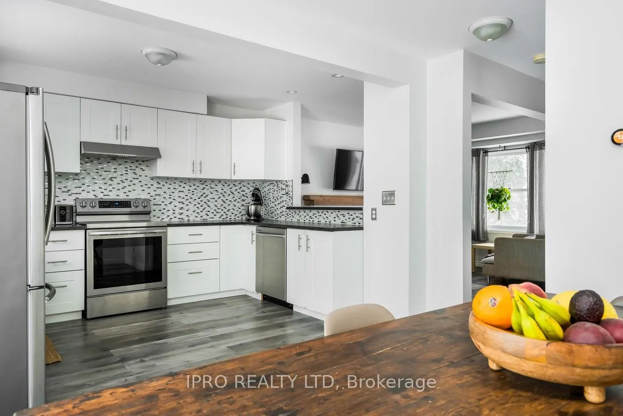 Photo 15 of 19 Reid Crescent, Collingwood — HOMEH