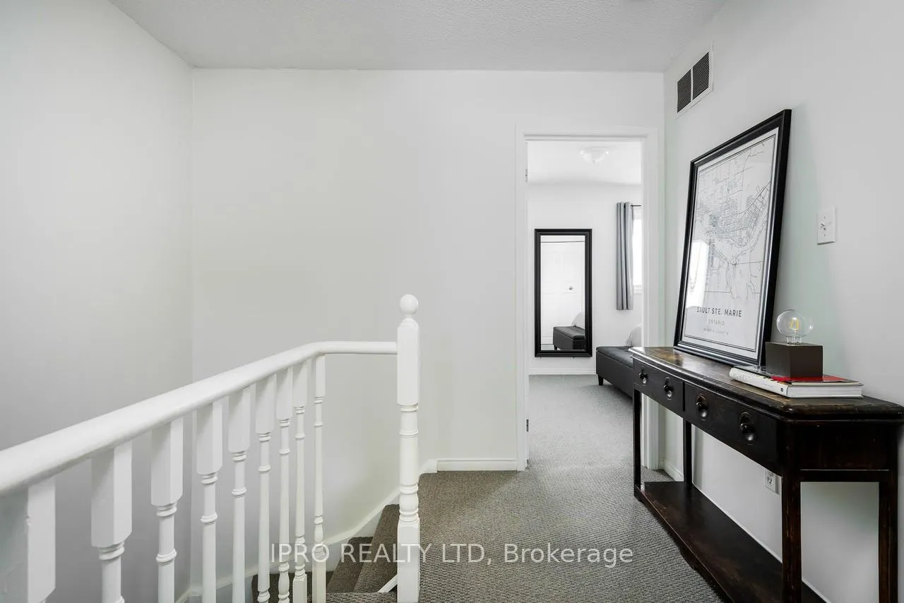Photo 16 of 19 Reid Crescent, Collingwood — HOMEH