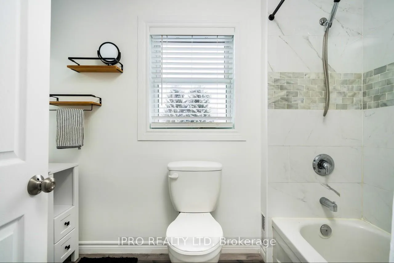 Photo 21 of 19 Reid Crescent, Collingwood — HOMEH