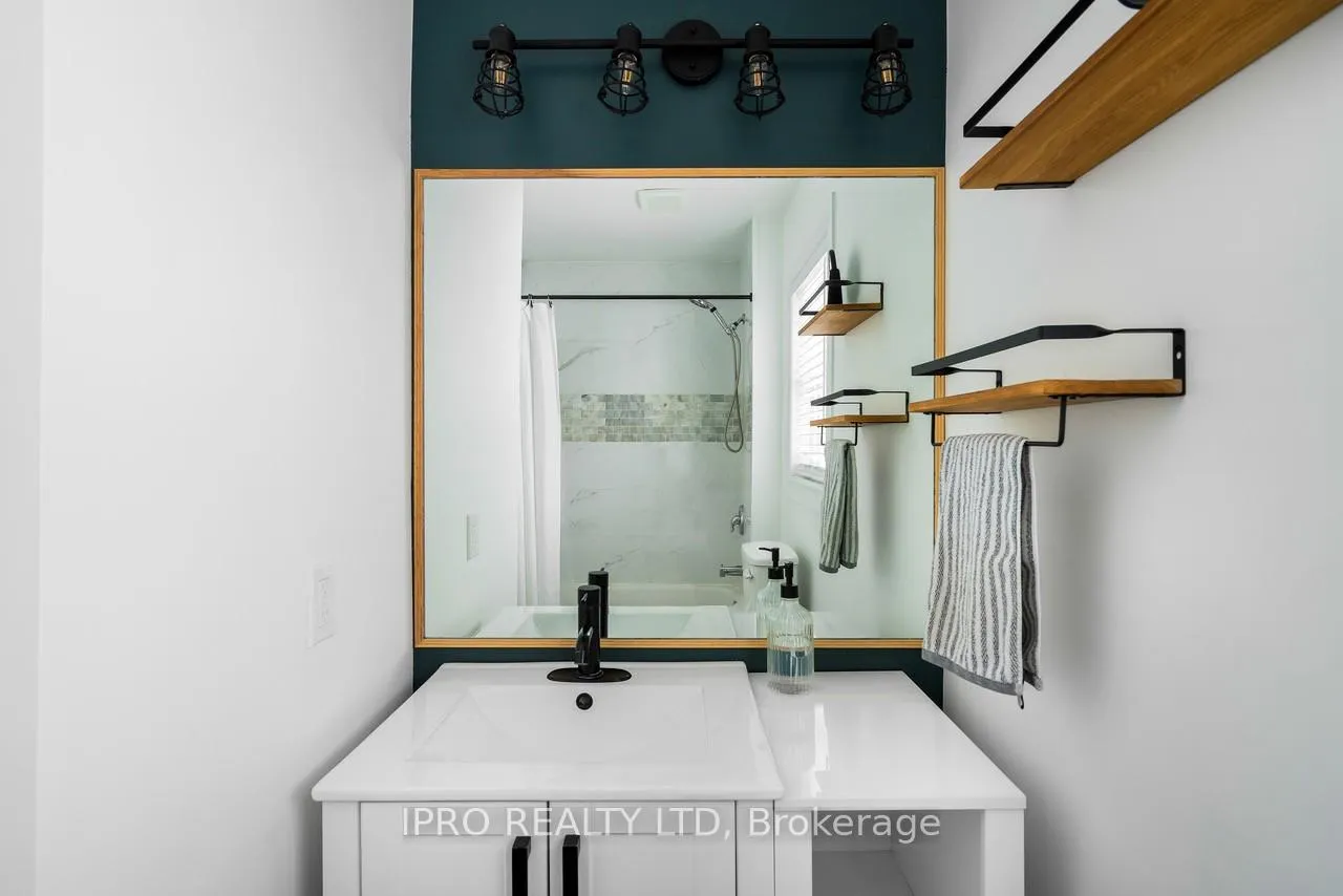 Photo 22 of 19 Reid Crescent, Collingwood — HOMEH