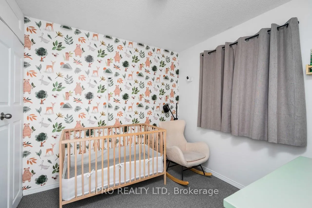 Photo 23 of 19 Reid Crescent, Collingwood — HOMEH
