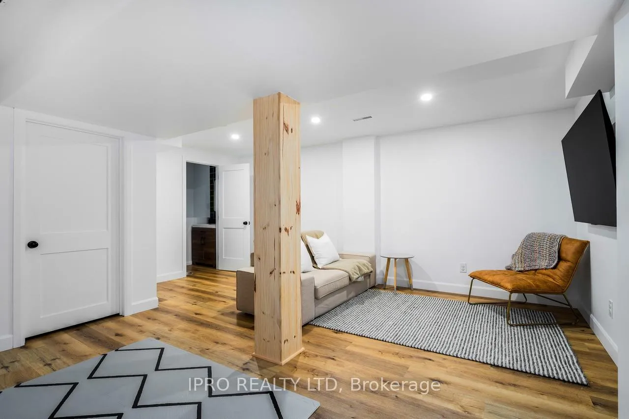 Photo 24 of 19 Reid Crescent, Collingwood — HOMEH