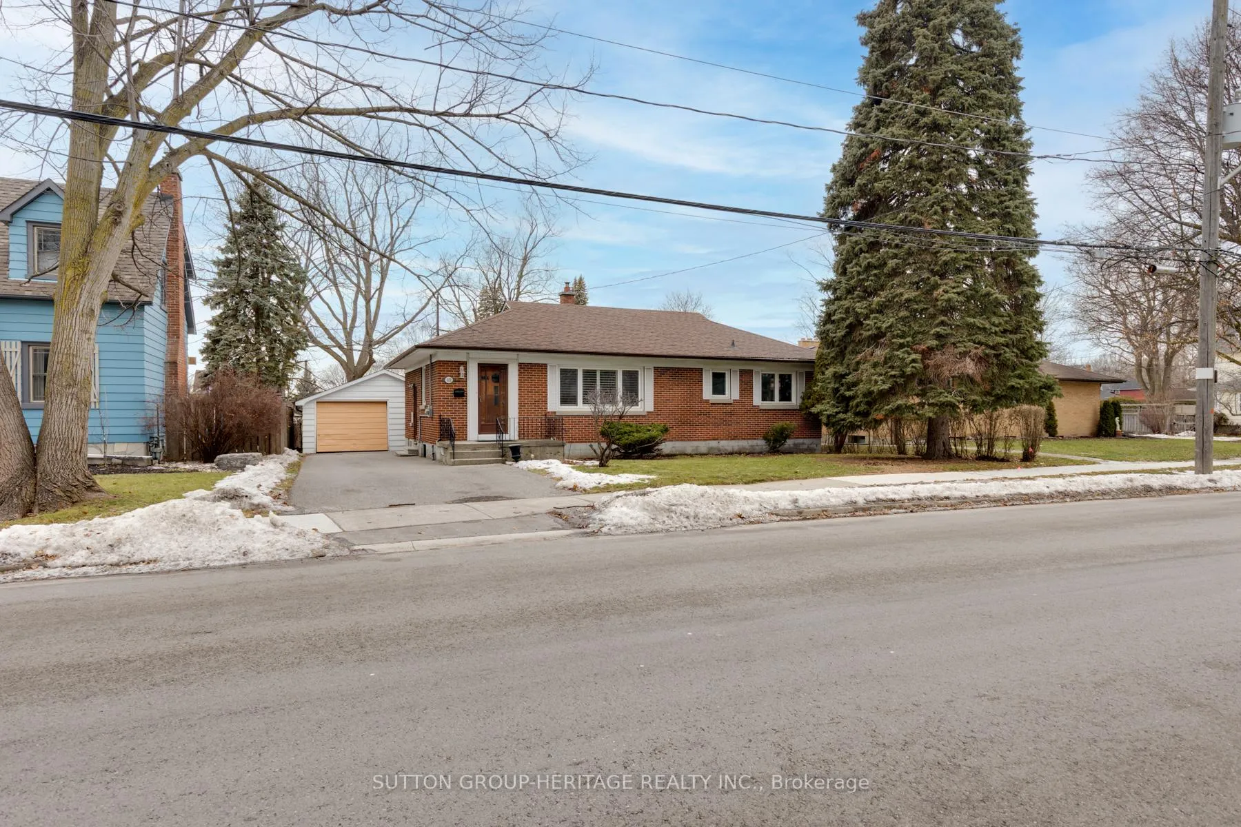 Photo 3 of 122 Euclid Street, Whitby, Downtown Whitby — HOMEH
