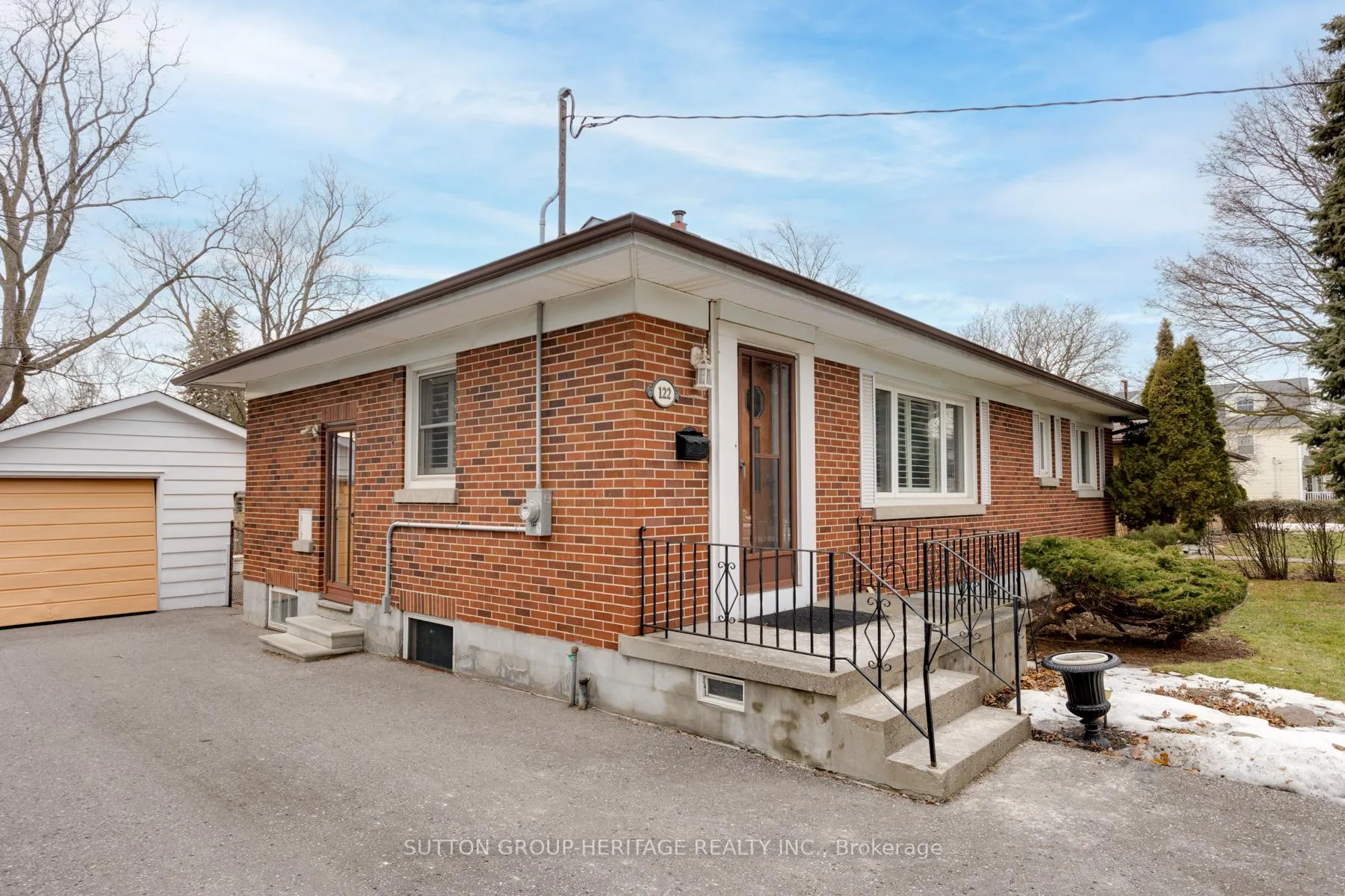 Photo 4 of 122 Euclid Street, Whitby, Downtown Whitby — HOMEH