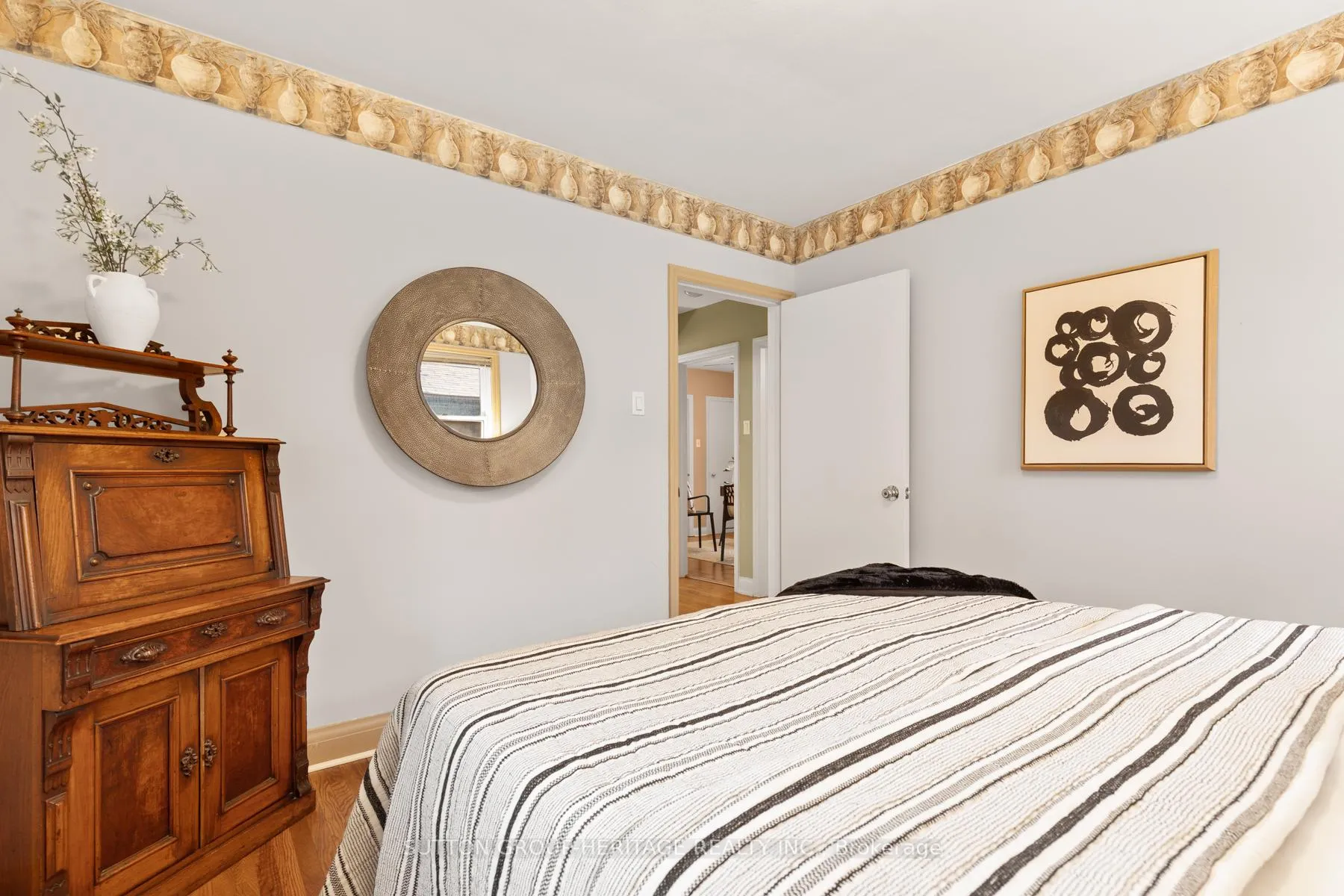 Photo 26 of 122 Euclid Street, Whitby, Downtown Whitby — HOMEH