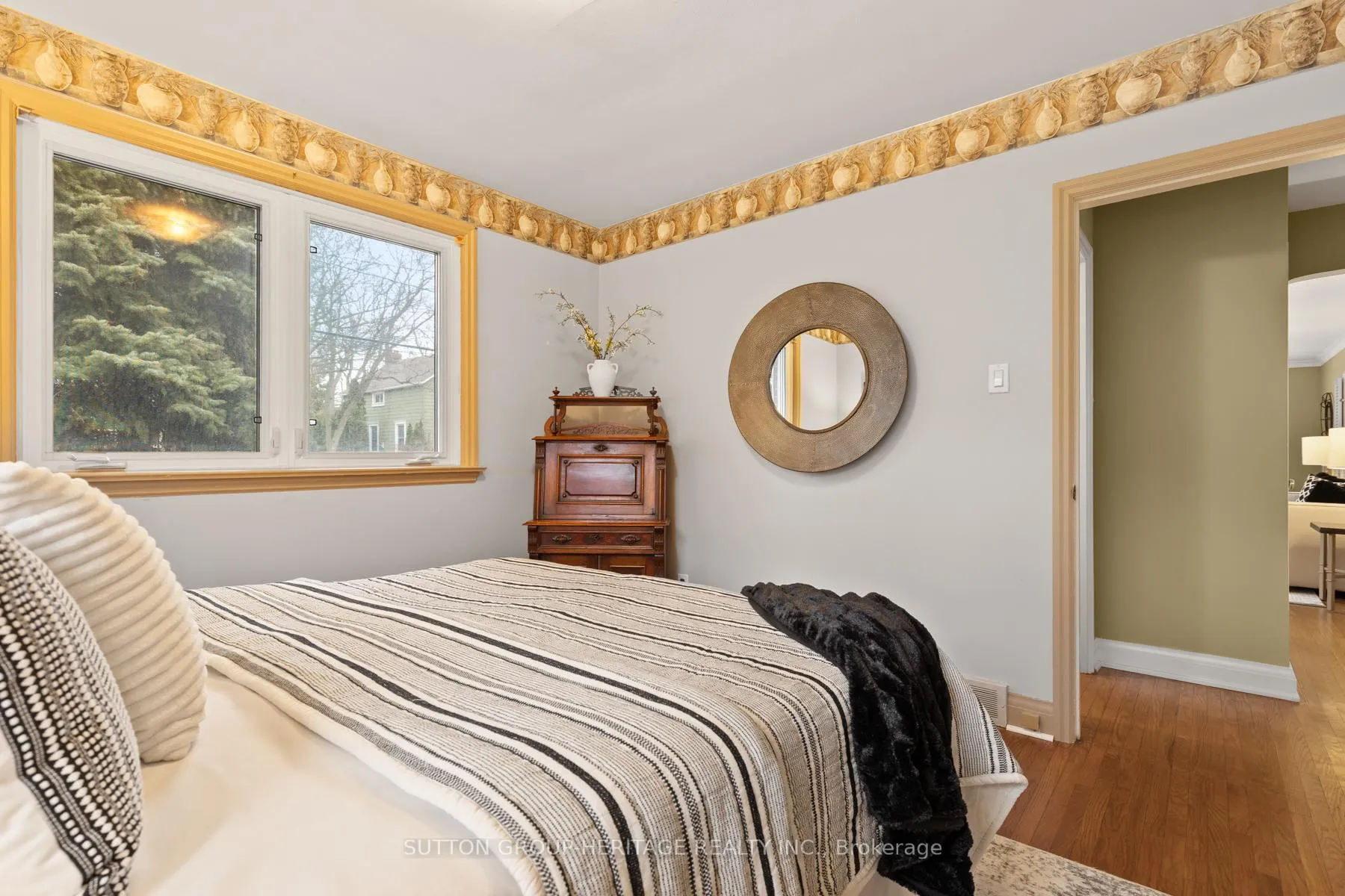 Photo 28 of 122 Euclid Street, Whitby, Downtown Whitby — HOMEH