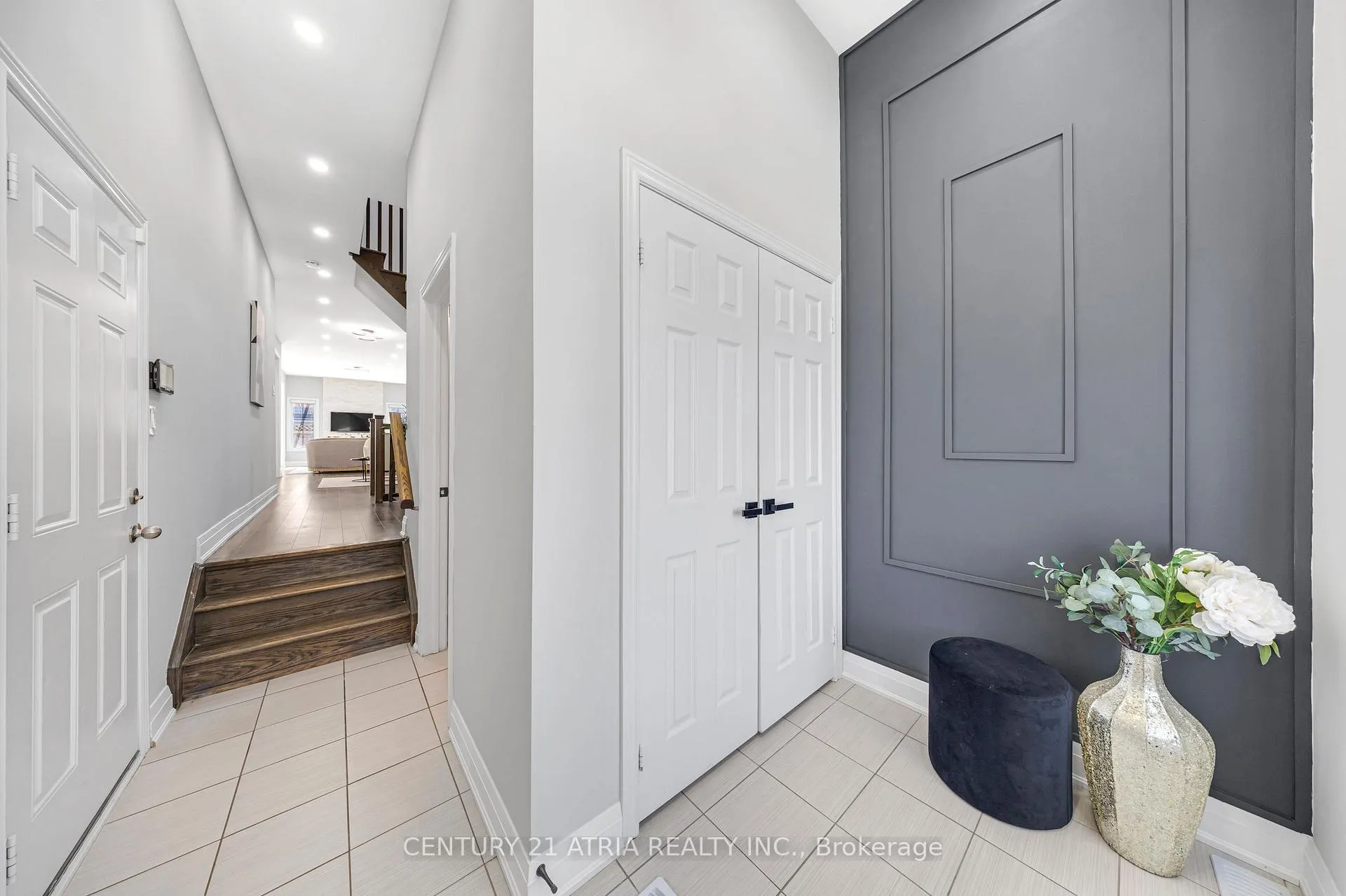Photo 4 of 37 Fimco Crescent, Markham, Greensborough — HOMEH