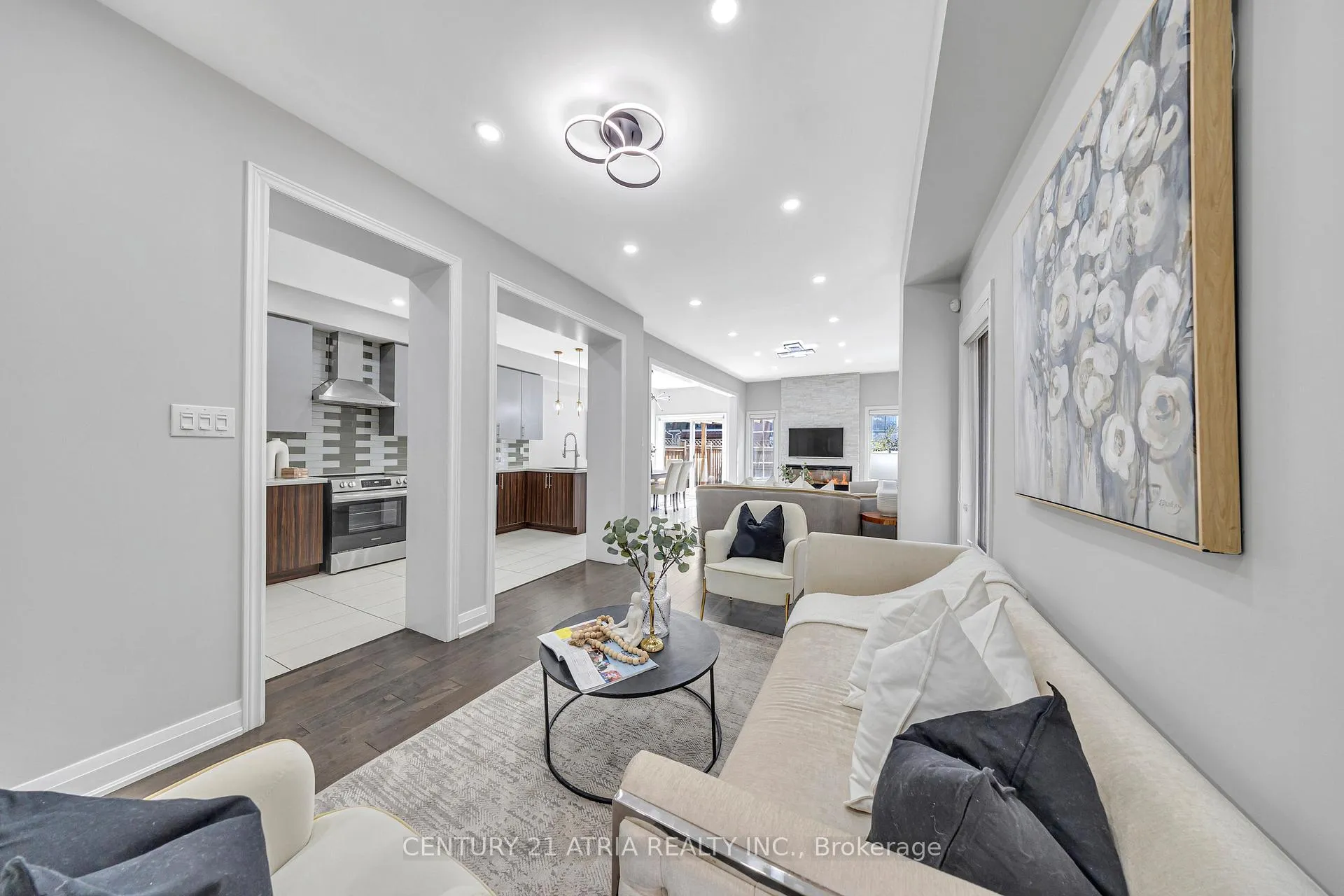 Photo 10 of 37 Fimco Crescent, Markham, Greensborough — HOMEH