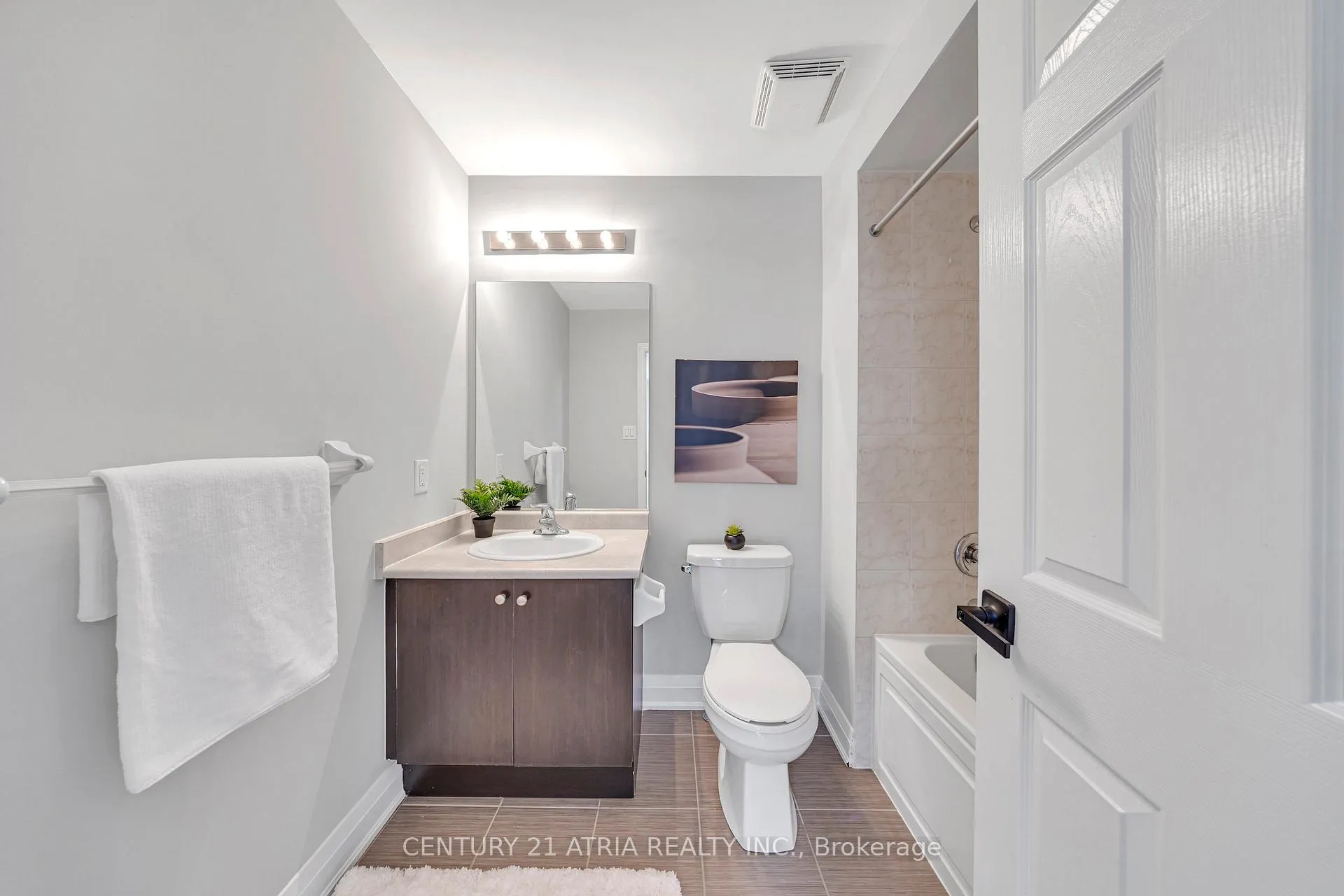 Photo 29 of 37 Fimco Crescent, Markham, Greensborough — HOMEH