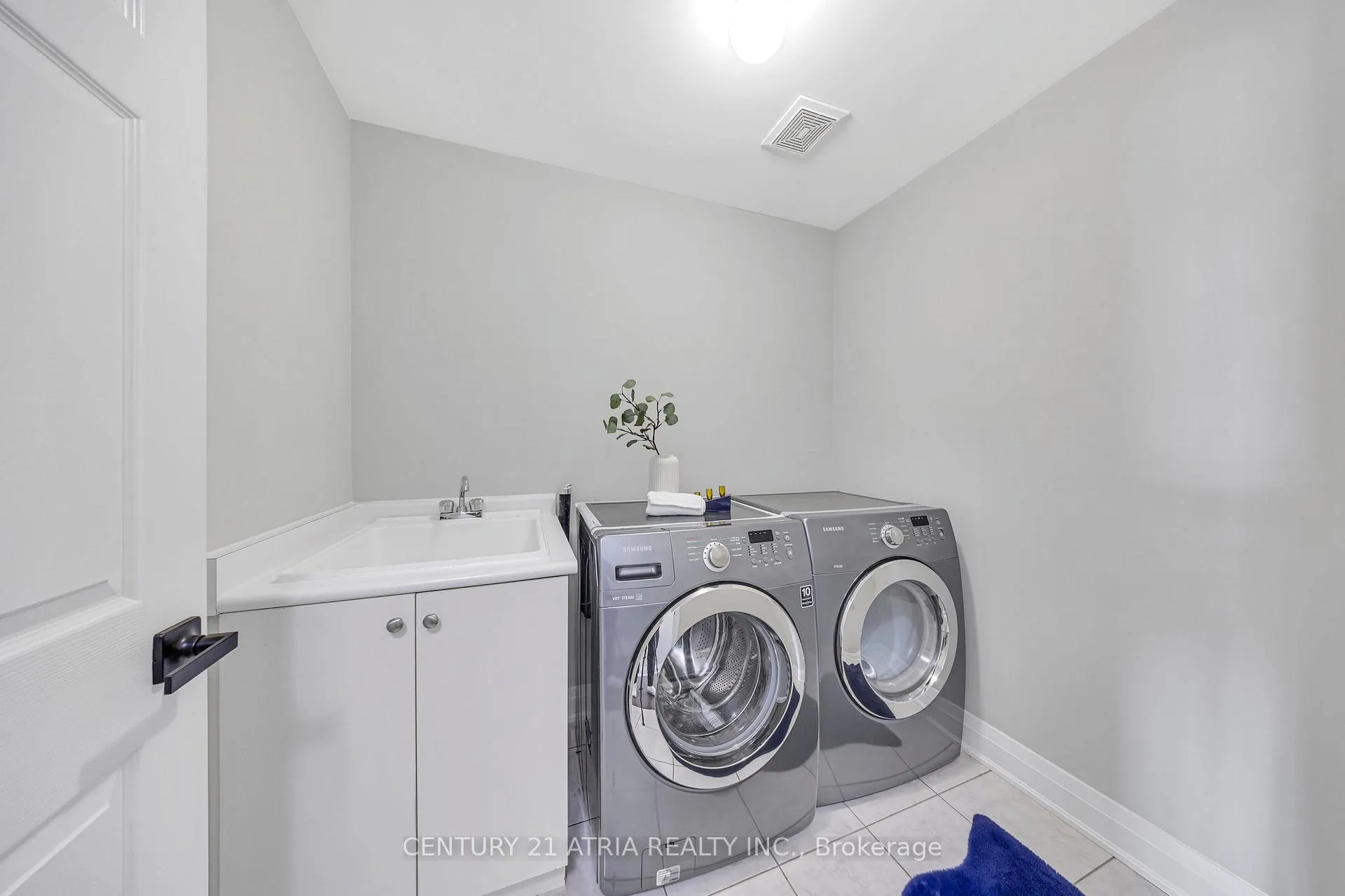 Photo 31 of 37 Fimco Crescent, Markham, Greensborough — HOMEH