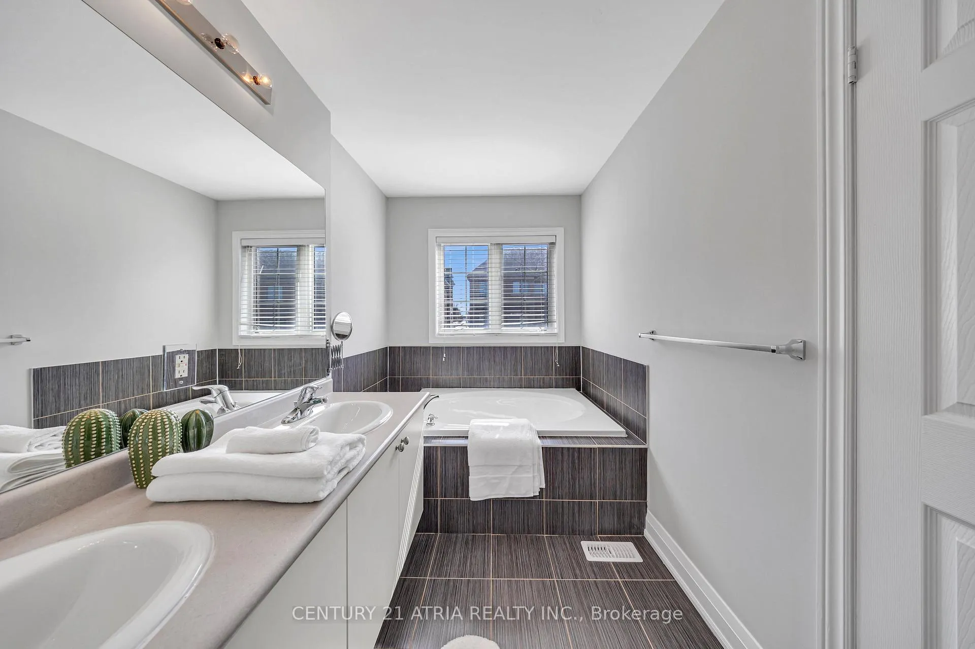 Photo 35 of 37 Fimco Crescent, Markham, Greensborough — HOMEH