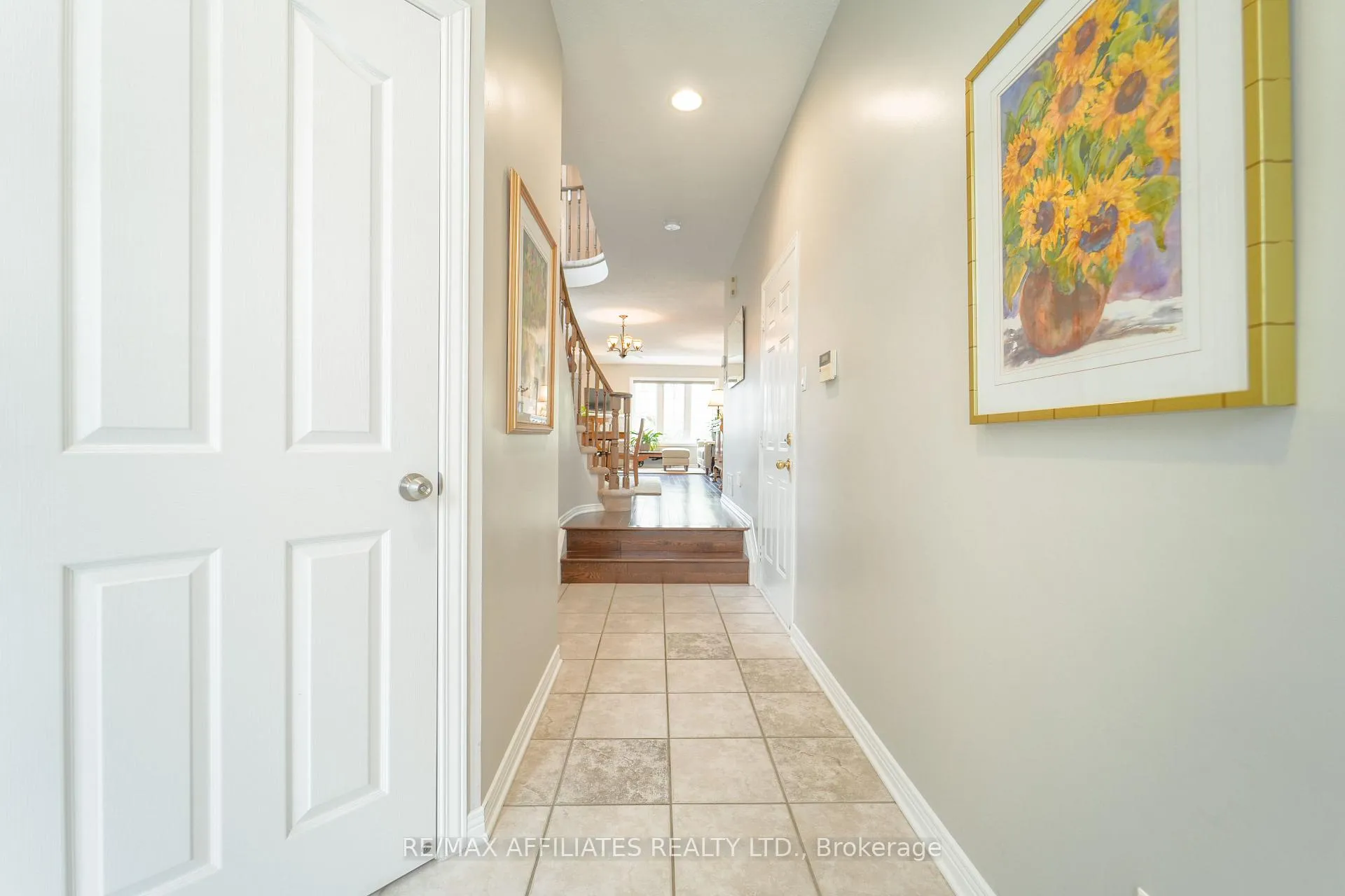 Photo 4 of 47 Saddlesmith Circle, Ottawa, Kanata - Emerald Meadows/Trailwest — HOMEH
