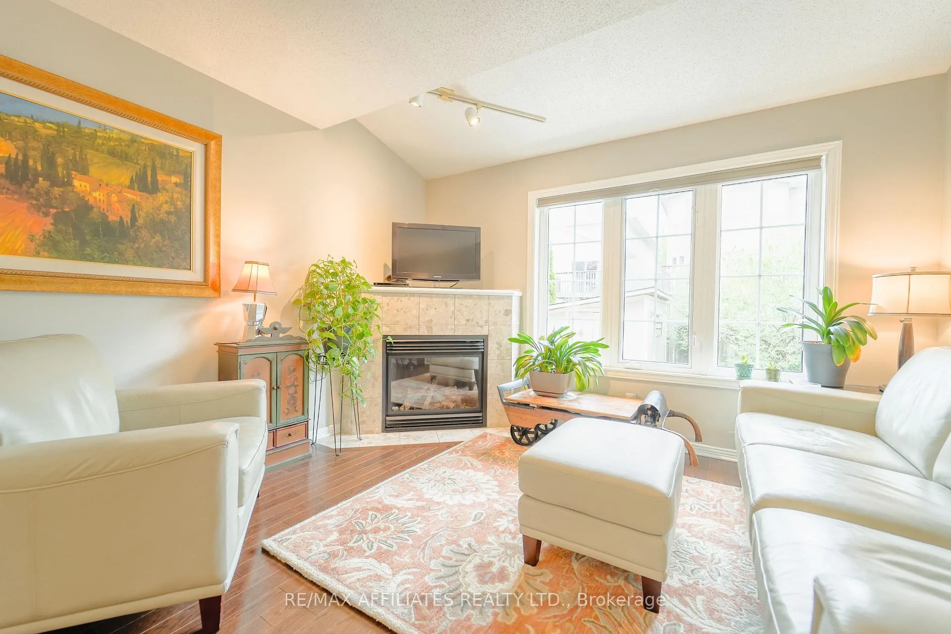 Photo 8 of 47 Saddlesmith Circle, Ottawa, Kanata - Emerald Meadows/Trailwest — HOMEH